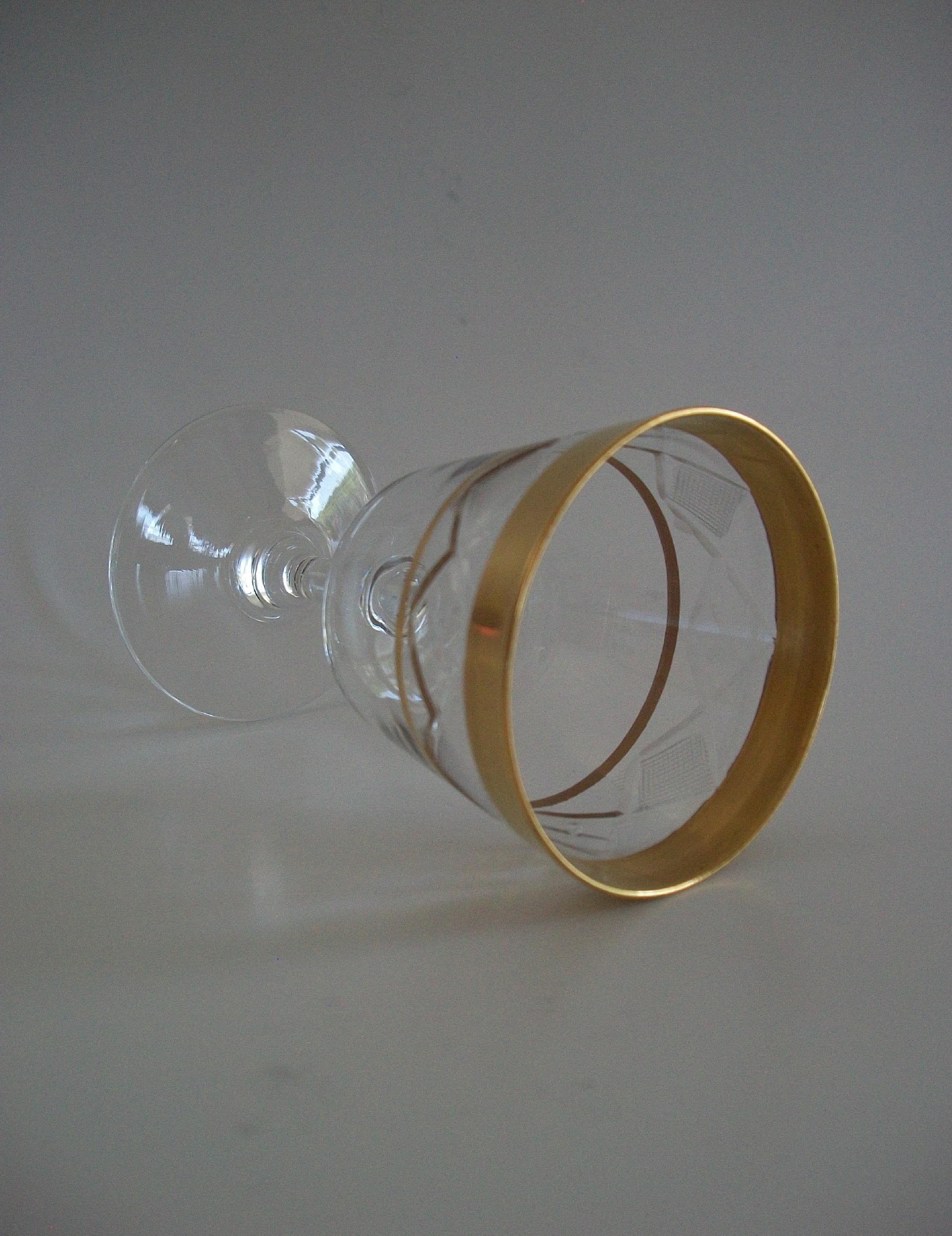 Vaso de Jerez de Cristal Hollywood Regency - Corte de Rueda - Borde Dorado - Circa 1950's en venta 12