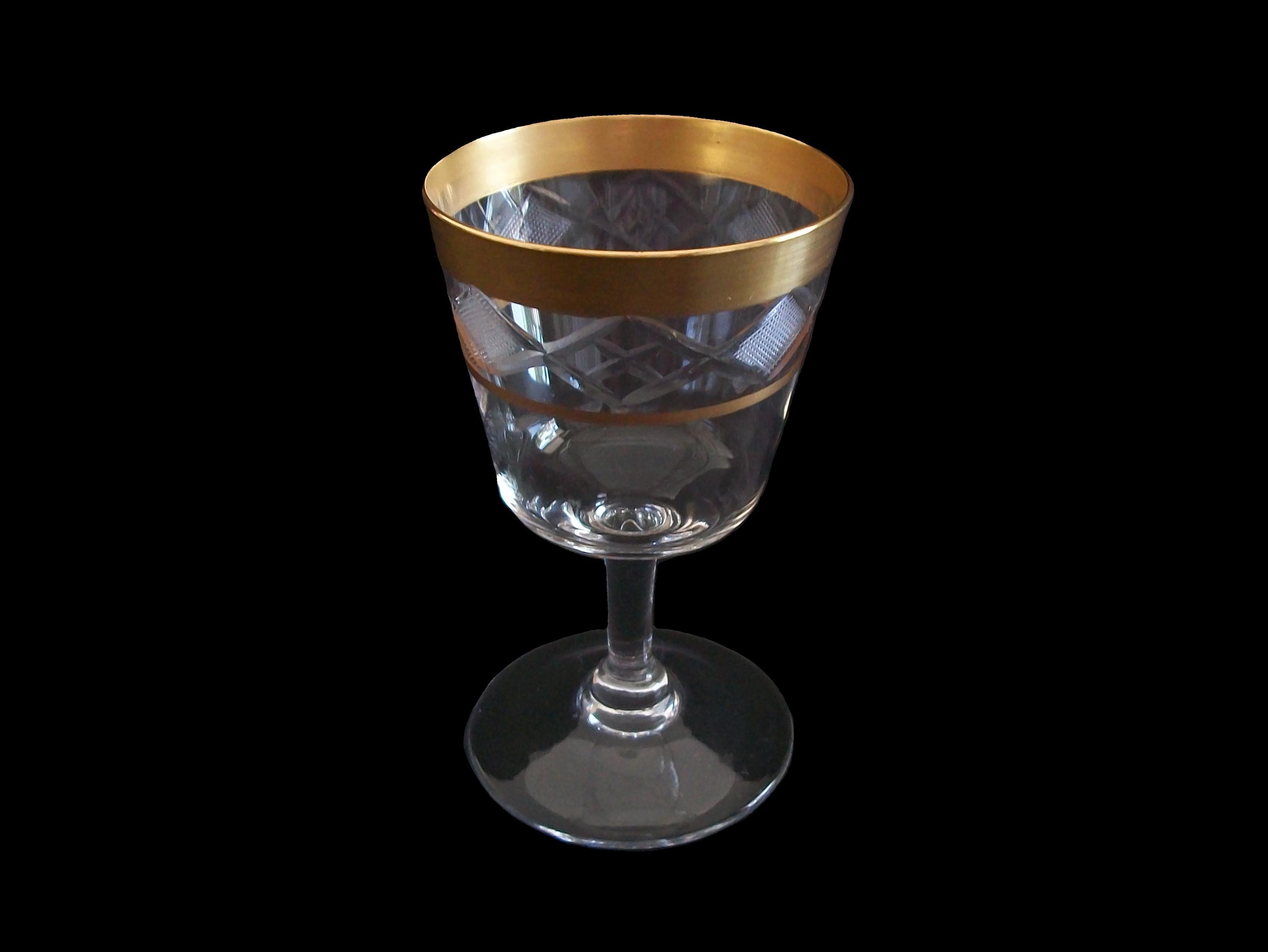 Vaso de Jerez de Cristal Hollywood Regency - Corte de Rueda - Borde Dorado - Circa 1950's Grabado en venta