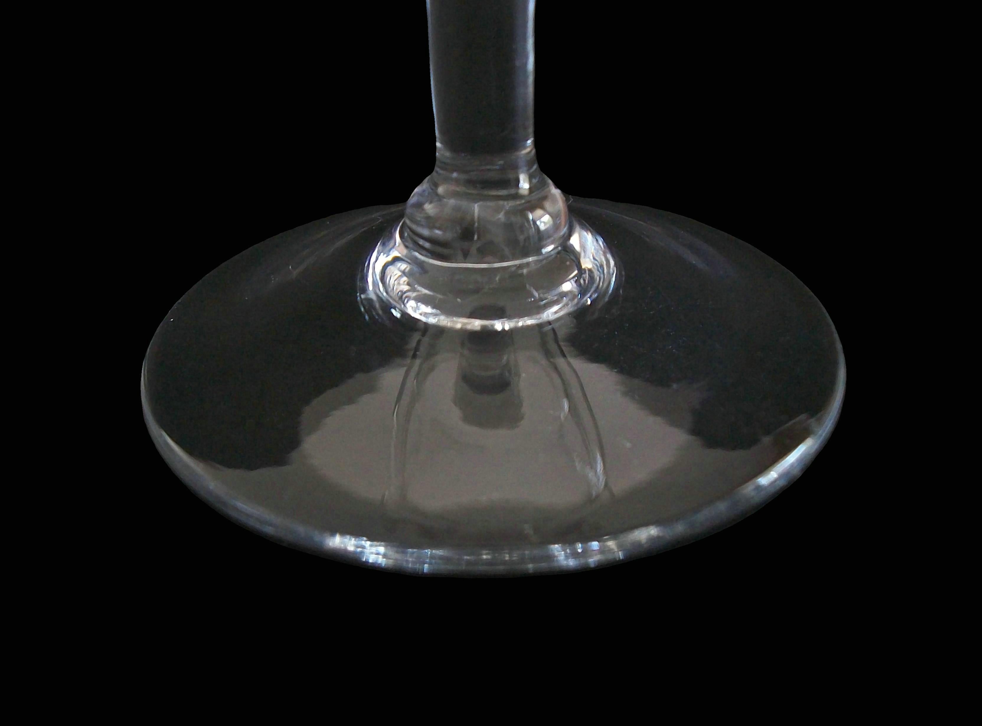 Vaso de Jerez de Cristal Hollywood Regency - Corte de Rueda - Borde Dorado - Circa 1950's siglo XX en venta