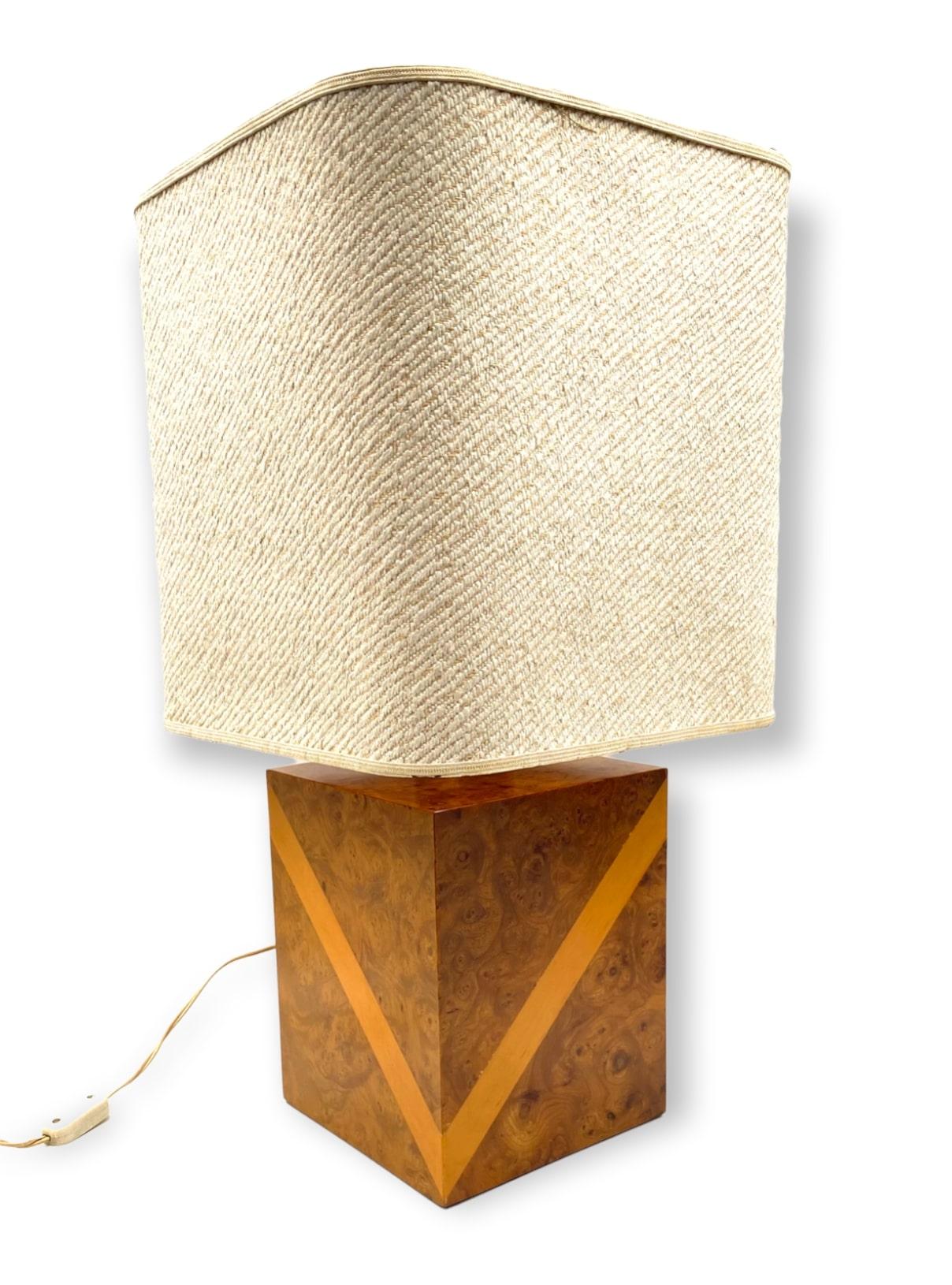 Hollywood Regency Cubic Wood and Brass Table Lamp, Italy, 1970s For Sale 10