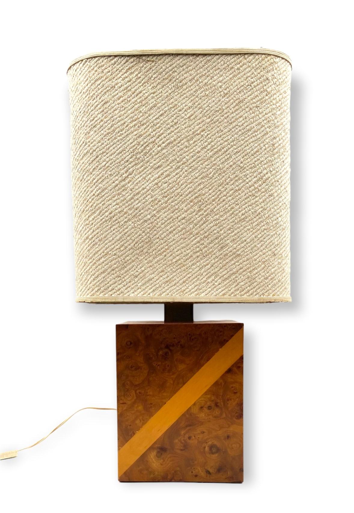 Hollywood Regency Cubic Wood and Brass Table Lamp, Italy, 1970s For Sale 3