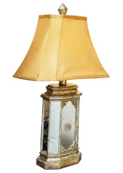 Lampada da tavolo a specchio di Hollywood Regency Design/One con paralume in seta a scatti montato