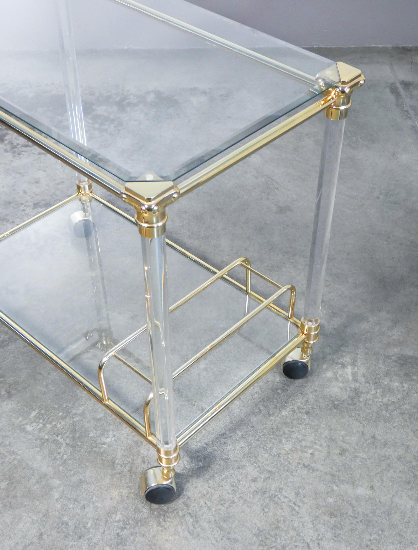 Hollywood Regency Design, Serving Trolley, Gilded Metal, Glass and Plexi, 1970s In Good Condition In Torino, IT