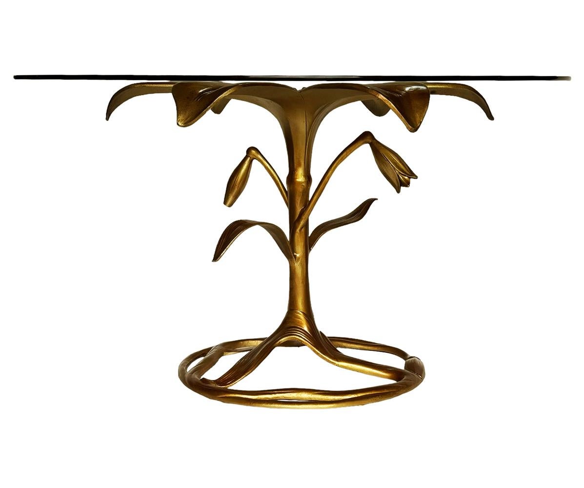 Hollywood Regency Dining Round Table by Arthur Court in Brass Colored Aluminum In Good Condition In Philadelphia, PA