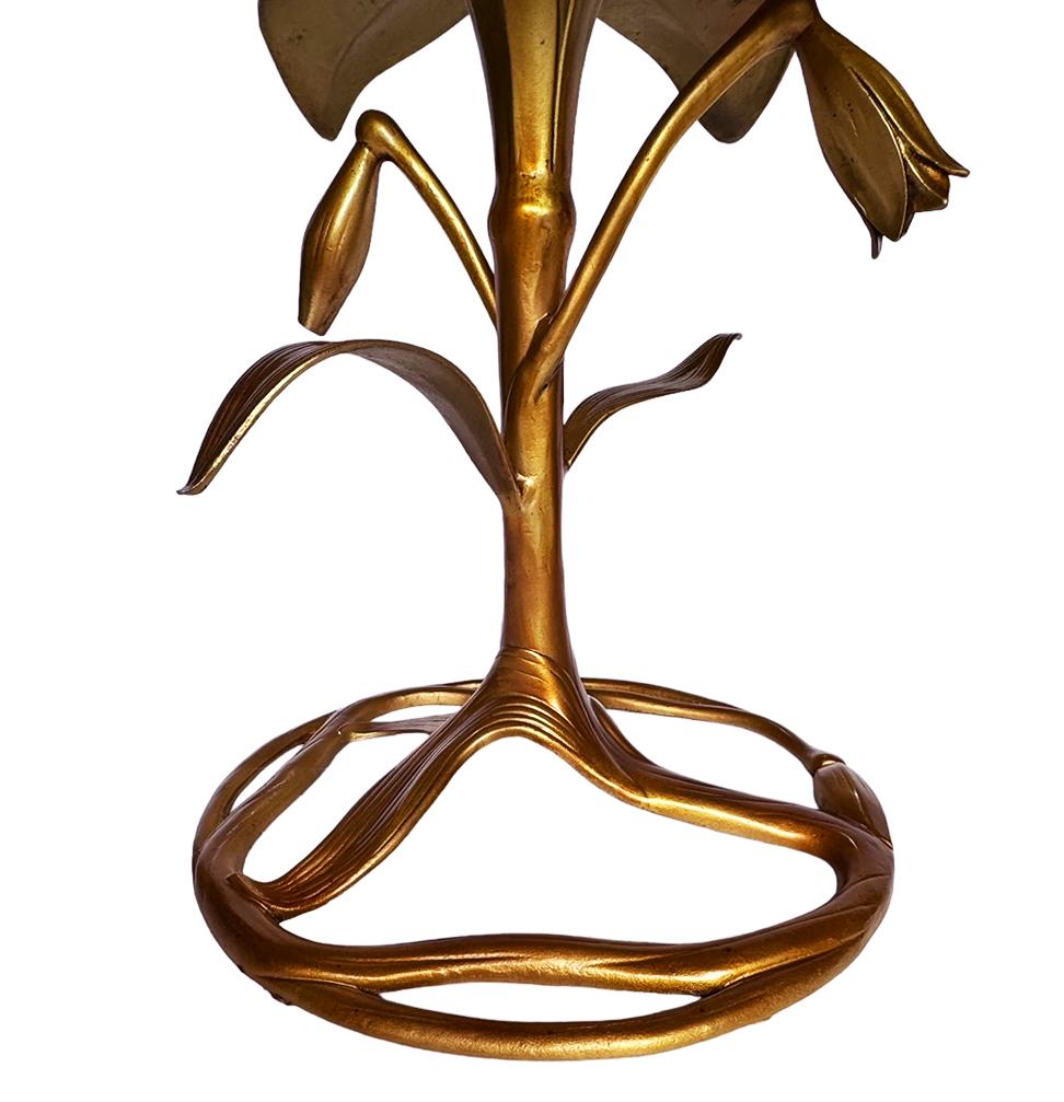 Hollywood Regency Dining Round Table by Arthur Court in Brass Colored Aluminum 1