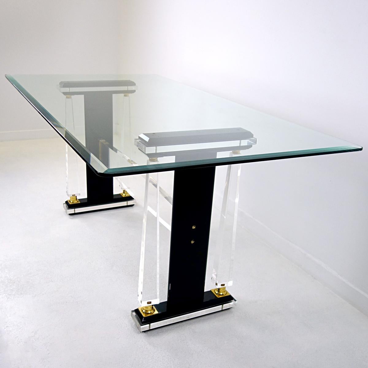 Dutch Hollywood Regency Dining Table in Glass and Plexiglass with Brass Details