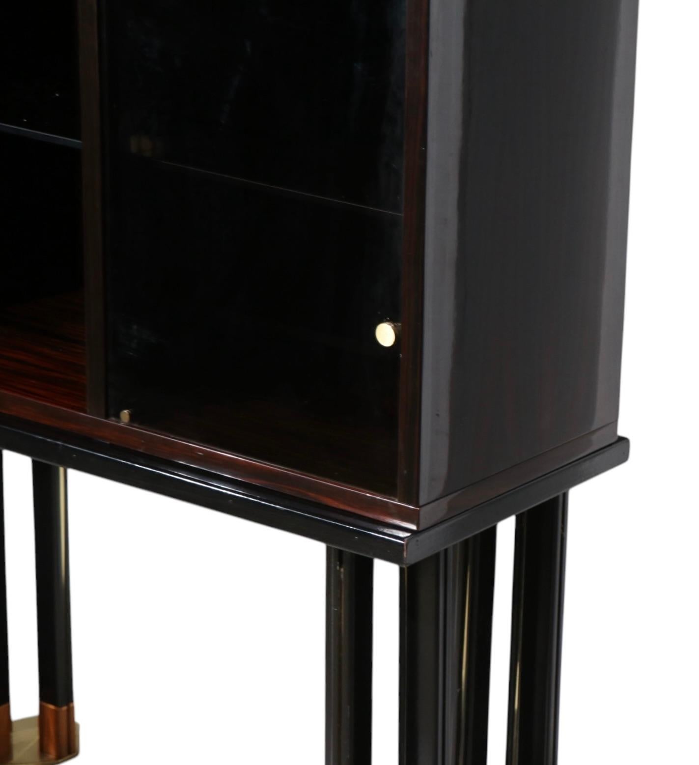 Vitrine Hollywood Regency conçue par Paolo Barracchia pour Roman Deco en vente 2