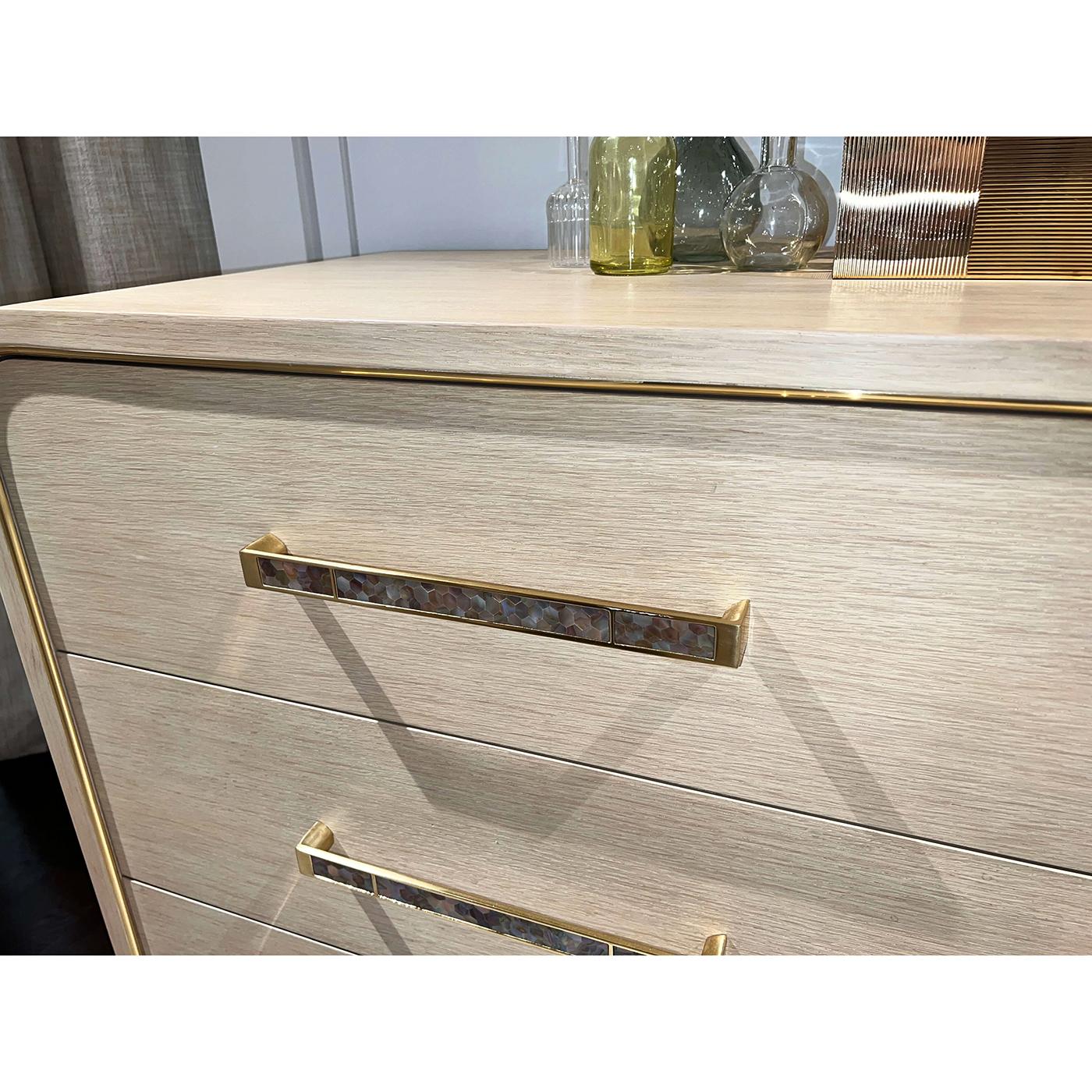 Hollywood Regency Dresser - Light Wood In New Condition For Sale In Westwood, NJ