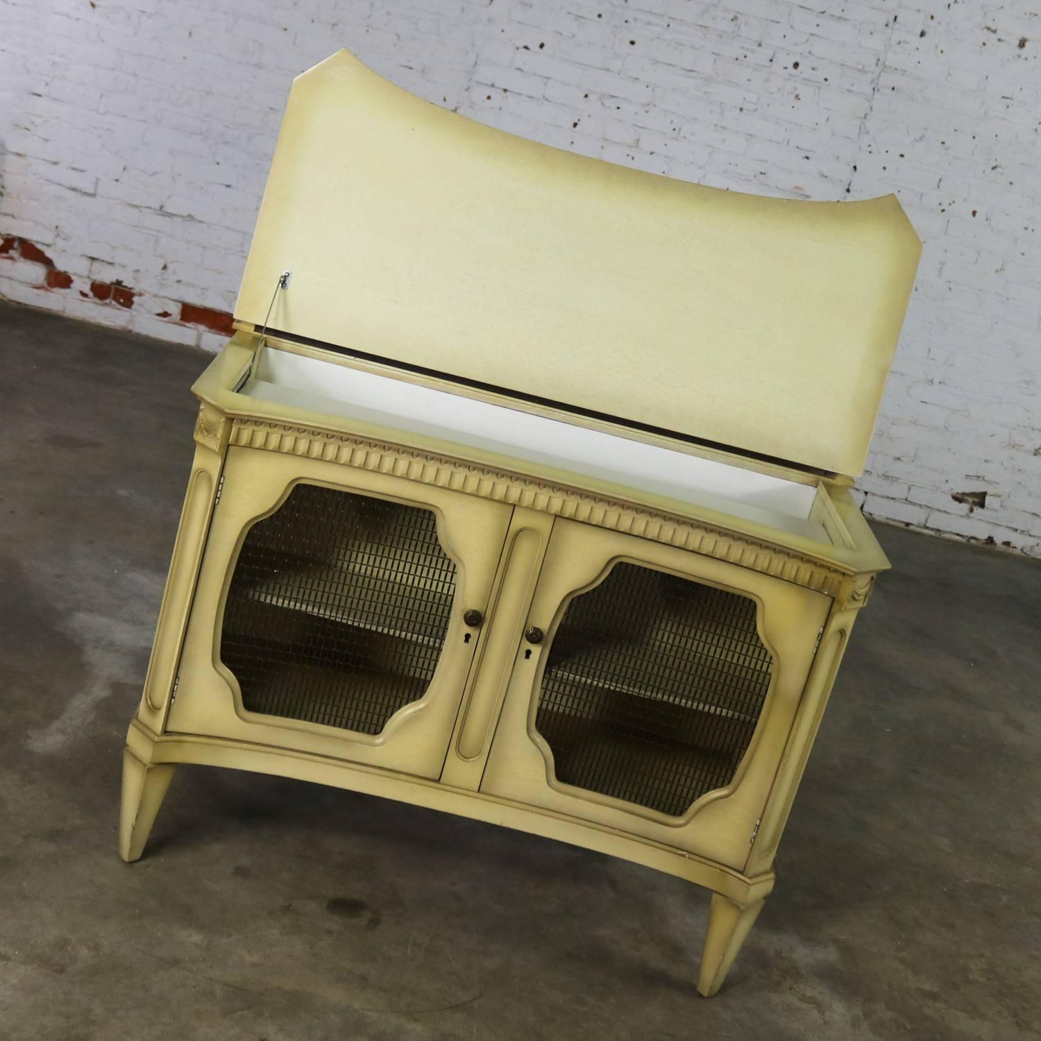 Brass Hollywood Regency Dry Bar Liquor Cabinet Mid Century with Golden Glo Finish