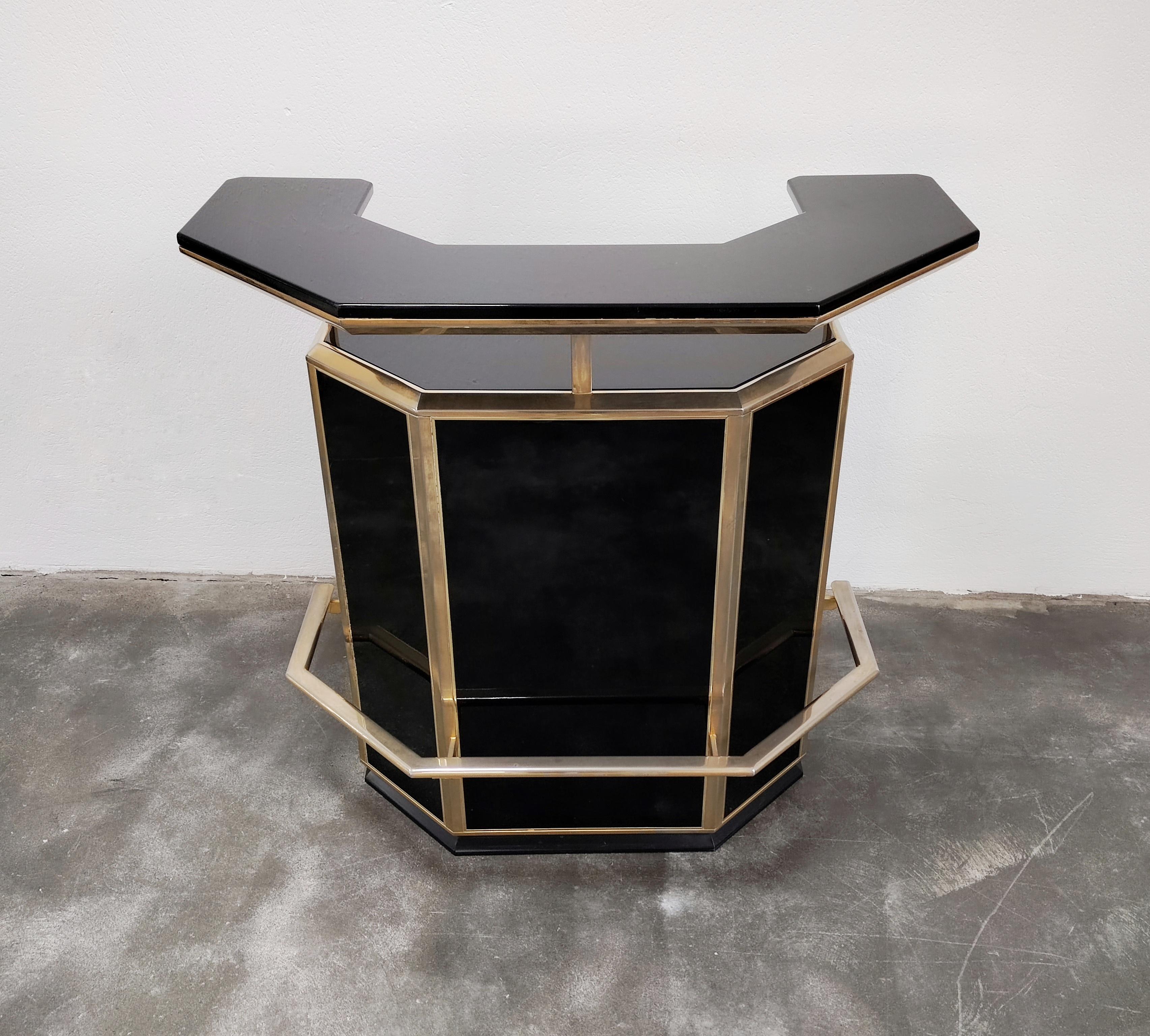 Bar Seco Hollywood Regency con Dos Taburetes y Estante con Espejo, Italia, Años 80 Galvanizado en venta