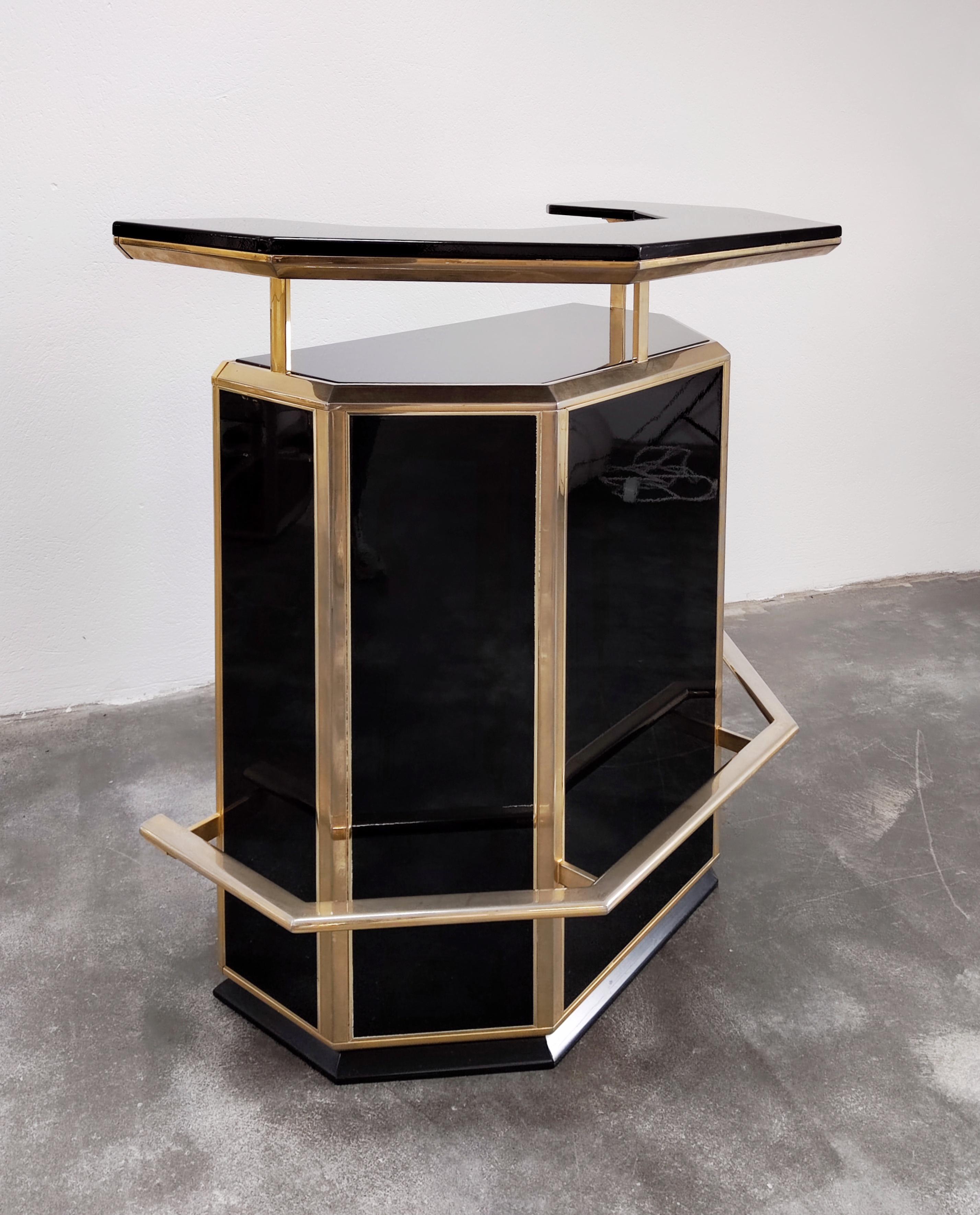 Late 20th Century Hollywood Regency Dry Bar with Two Stools and Mirrored Shelf, Italy, 1980s For Sale