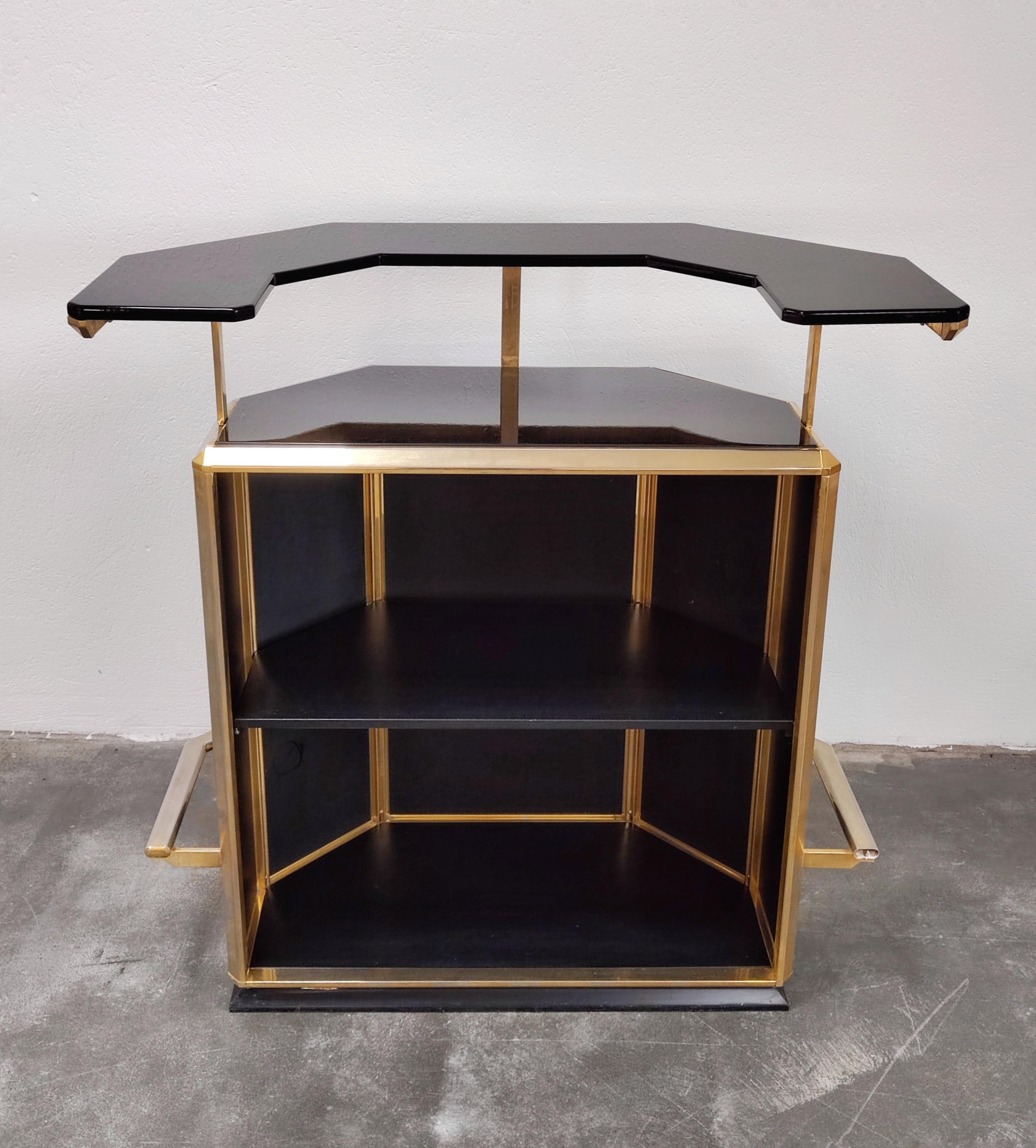 Hollywood Regency Dry Bar with Two Stools and Mirrored Shelf, Italy, 1980s For Sale 2