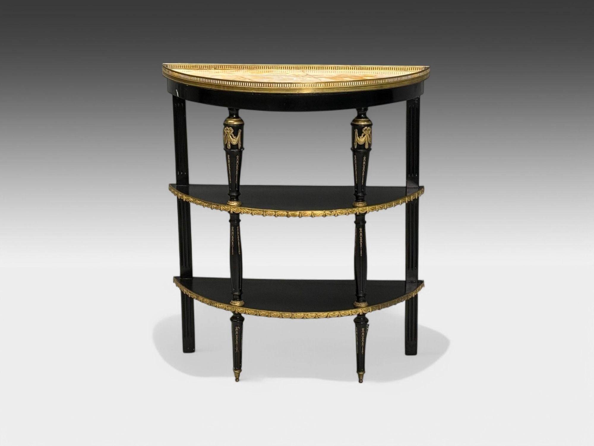 Louis XVI Consoles demi-lune Hollywood Regency, bois peint en ébène, onyx, années 1930 en vente