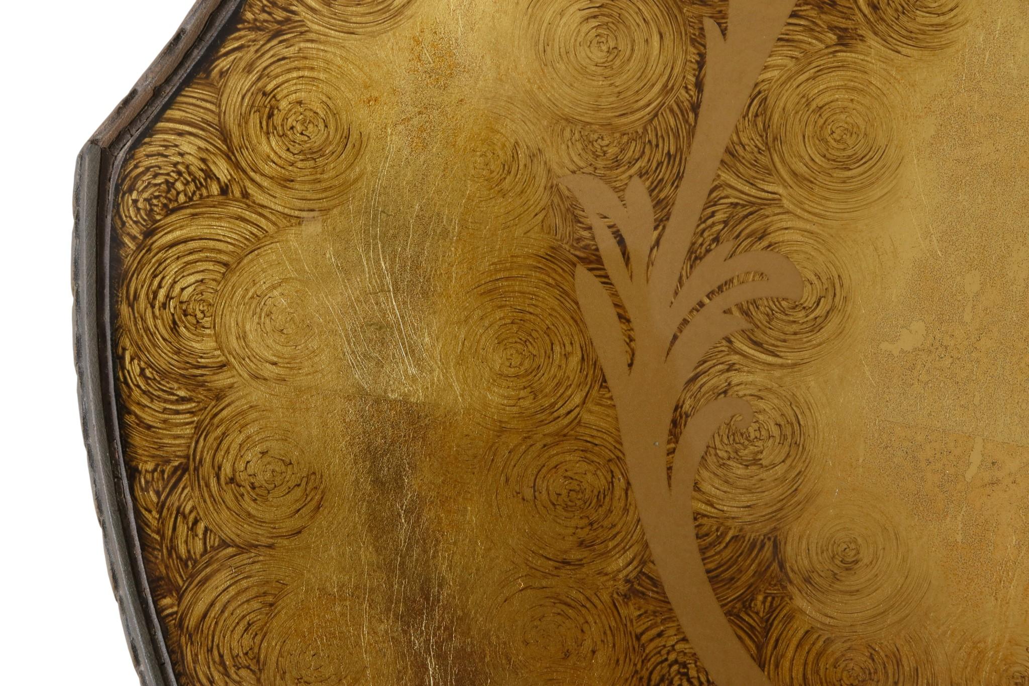 Table basse en bois doré Eglomise Hollywood Regency en vente 2