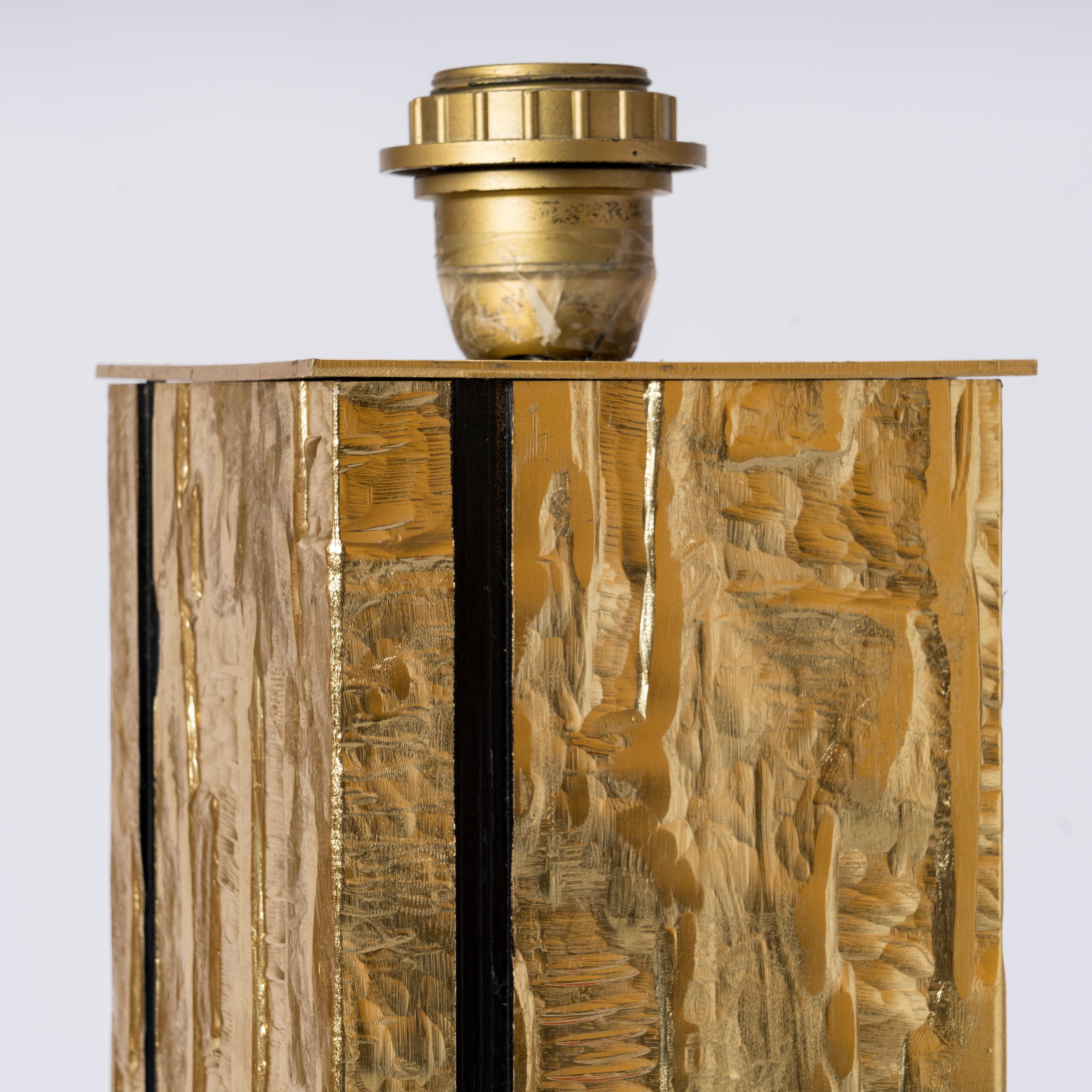 Hollywood Regency Etched Brass Table Lamp - France 1970's In Fair Condition For Sale In New York, NY