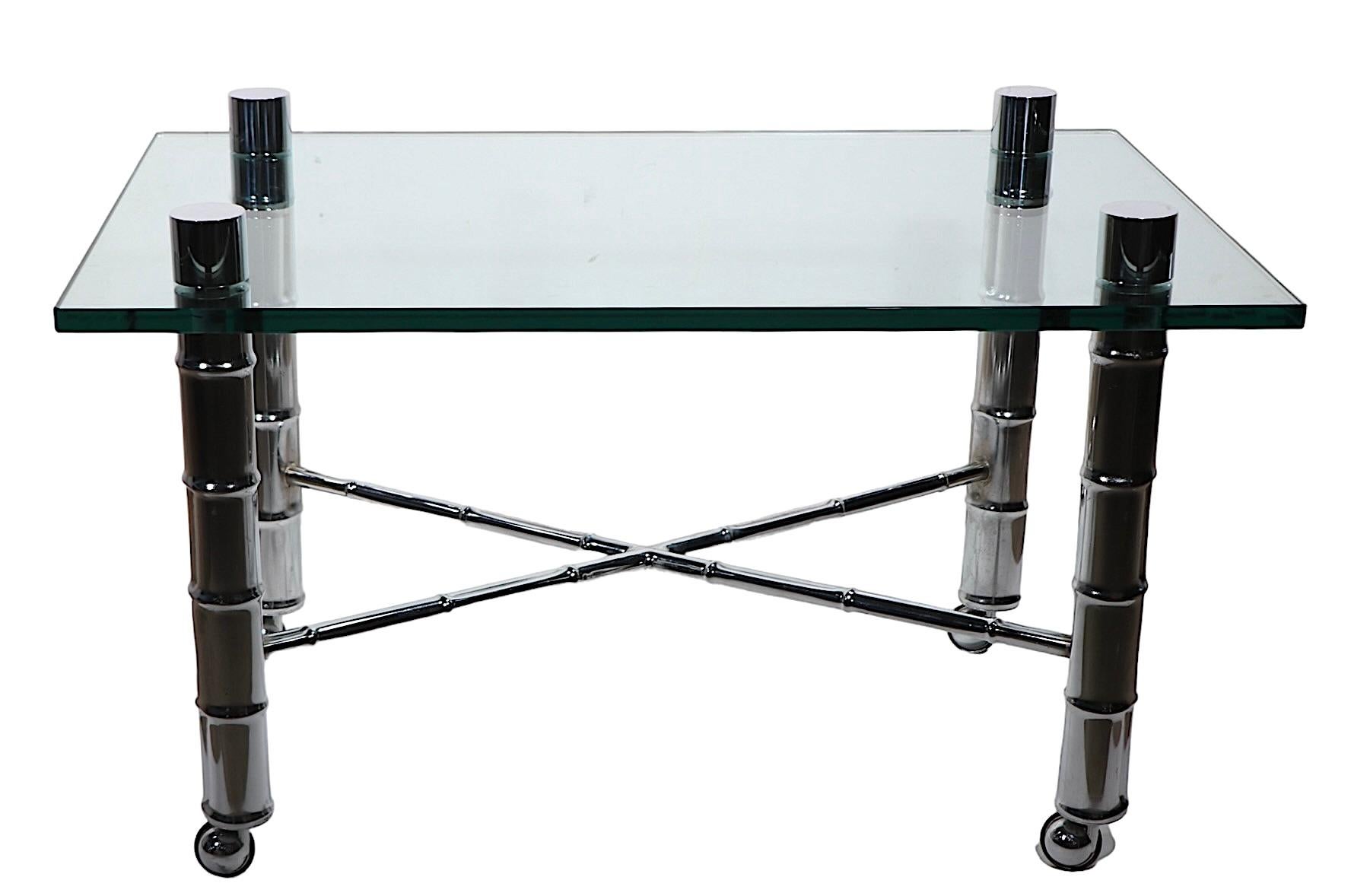 Table d'appoint en faux bambou, chrome et verre A.I.C. C.C. en vente 4