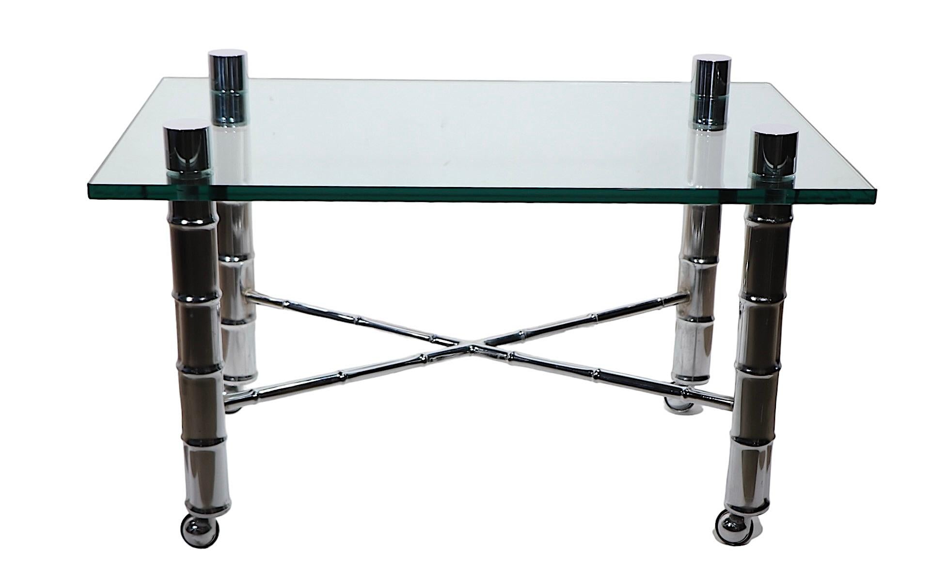Table d'appoint en faux bambou, chrome et verre A.I.C. C.C. en vente 5