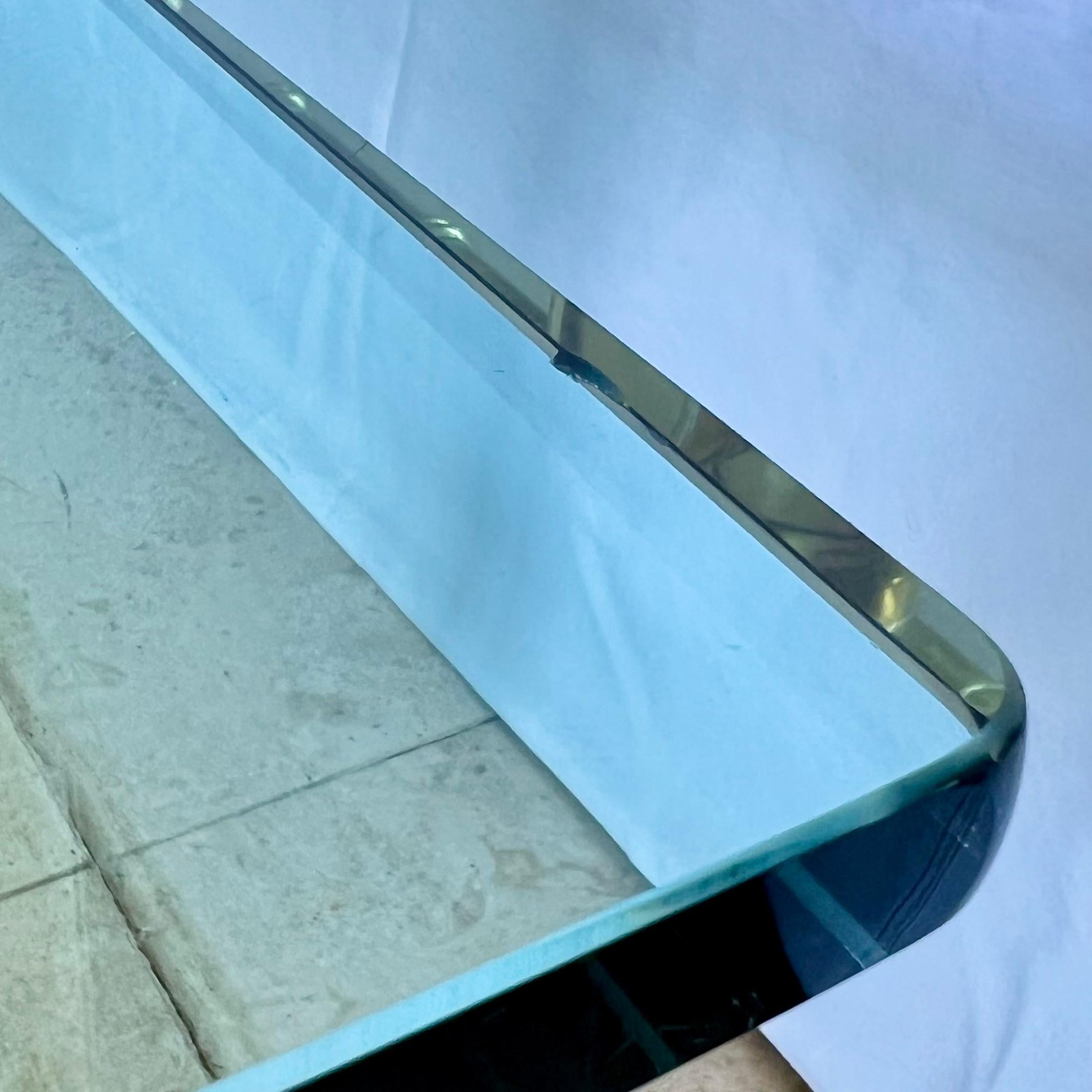 Table basse Hollywood Regency en faux bambou et verre doré, années 1980 en vente 6