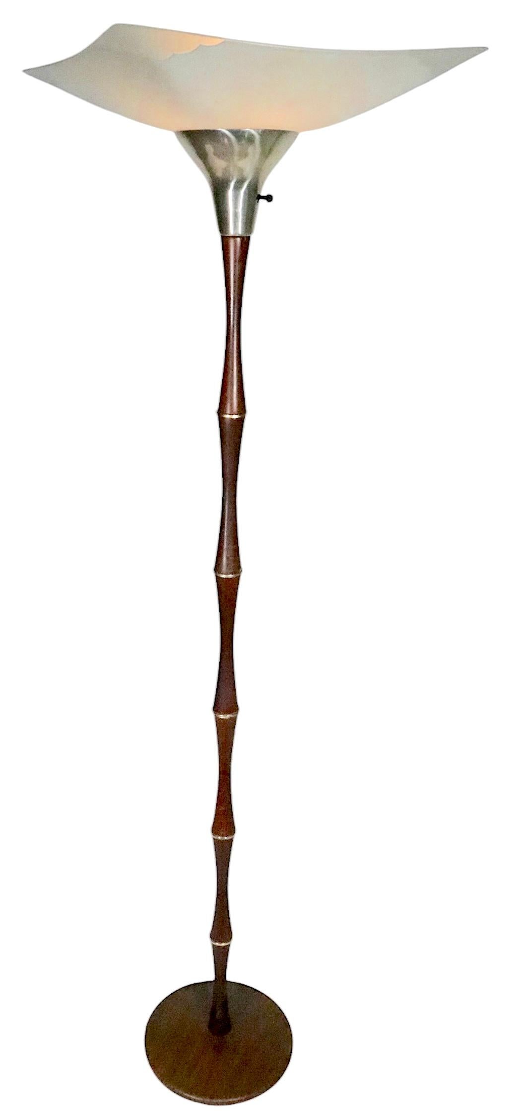 Lámpara de pie de bambú de imitación Hollywood Regency c 1940/50's en venta 12