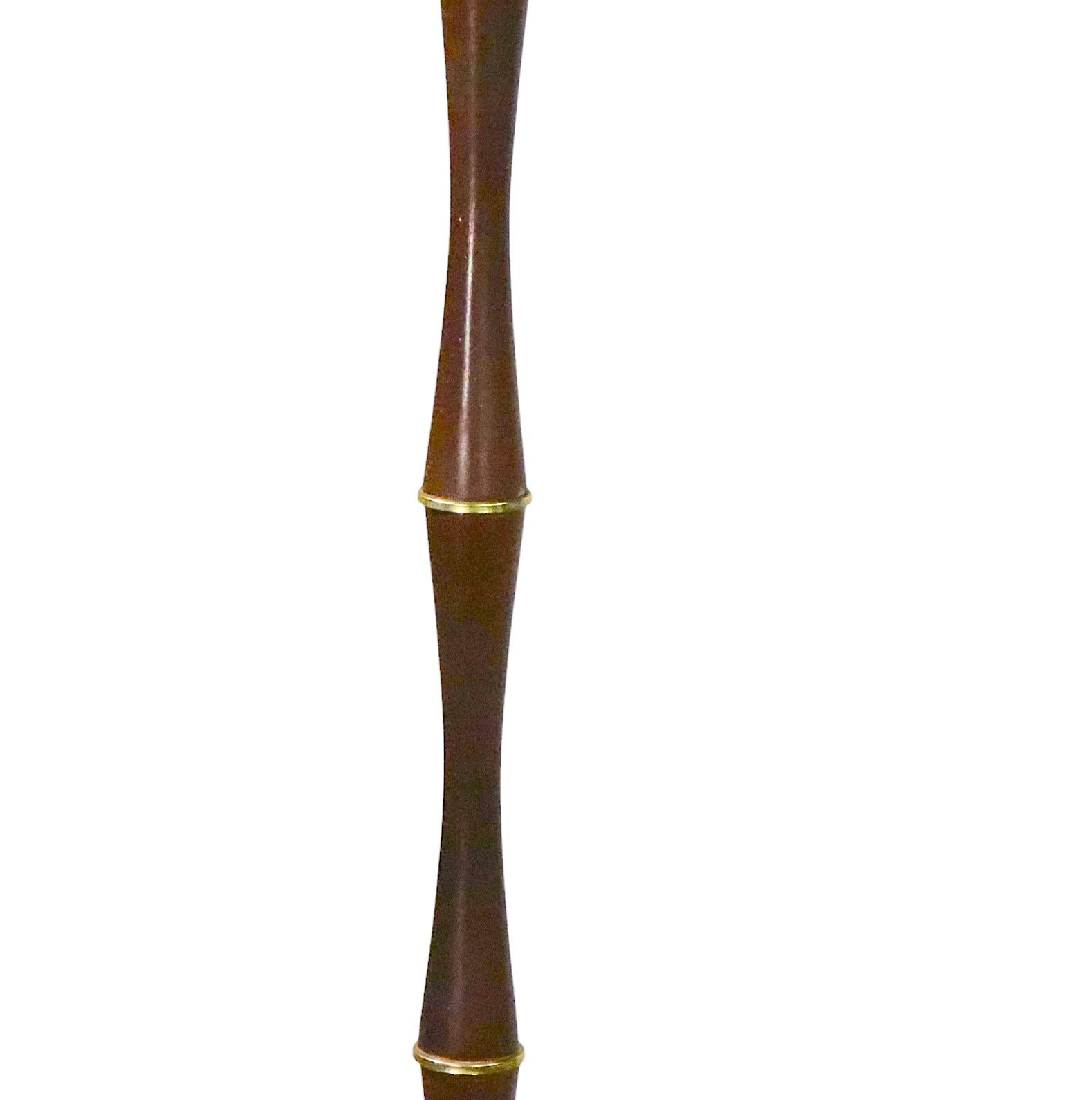 Lámpara de pie de bambú de imitación Hollywood Regency c 1940/50's siglo XX en venta