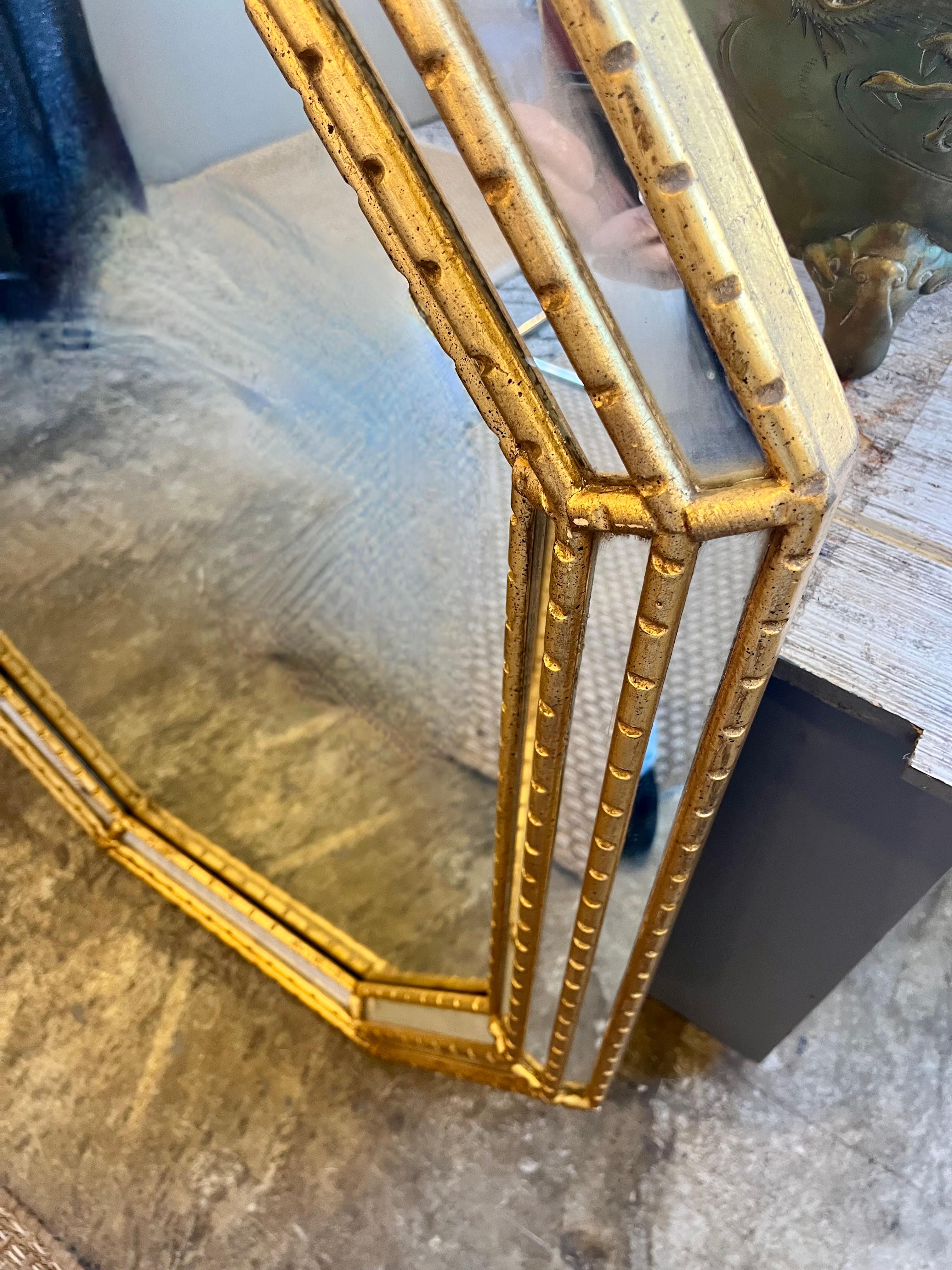 Peint Miroir en faux bambou doré Hollywood Regency en vente