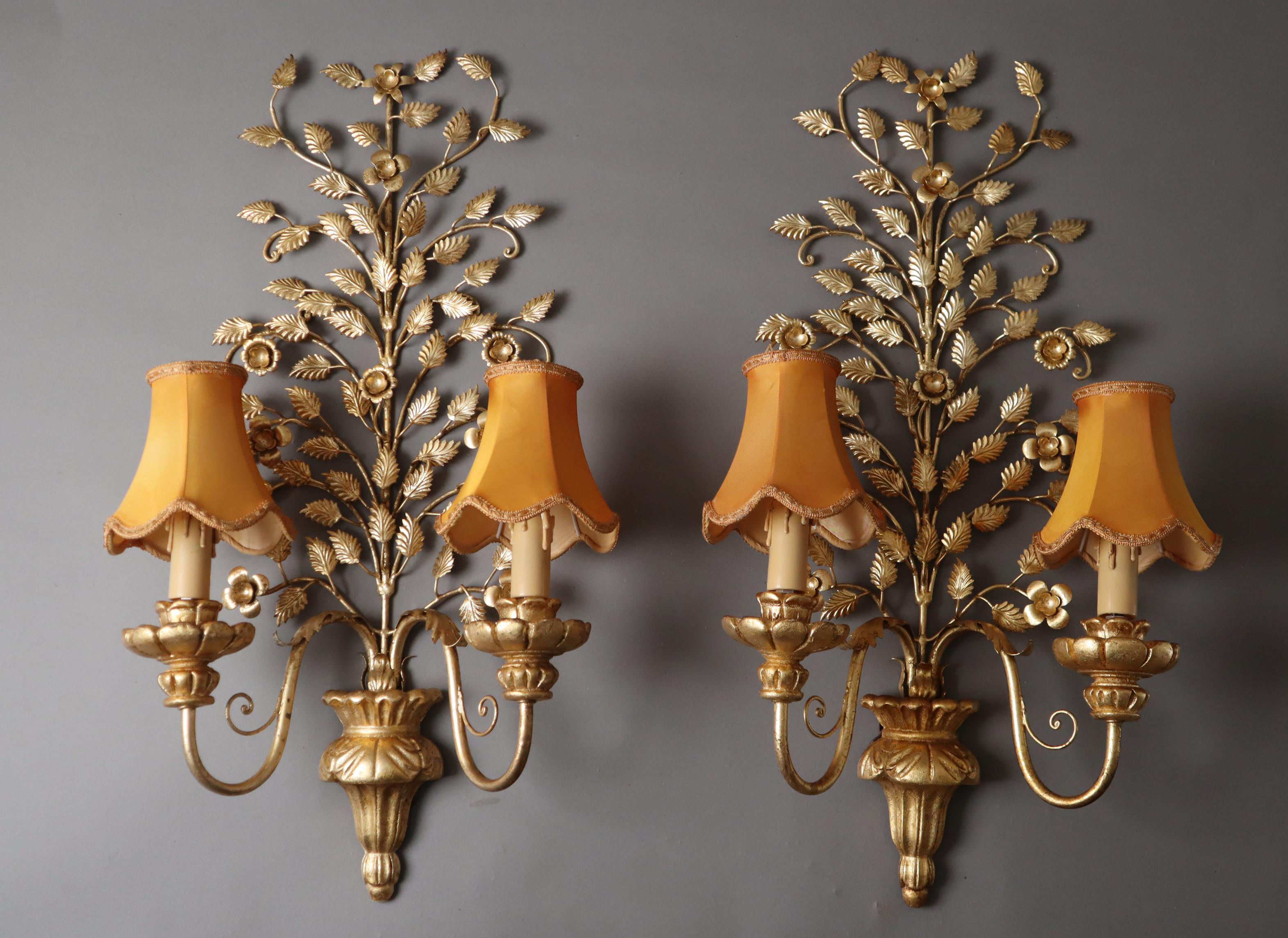 Hollywood Regency Floral Golden Wall Light, Florence, Italy, 1960s For Sale 3