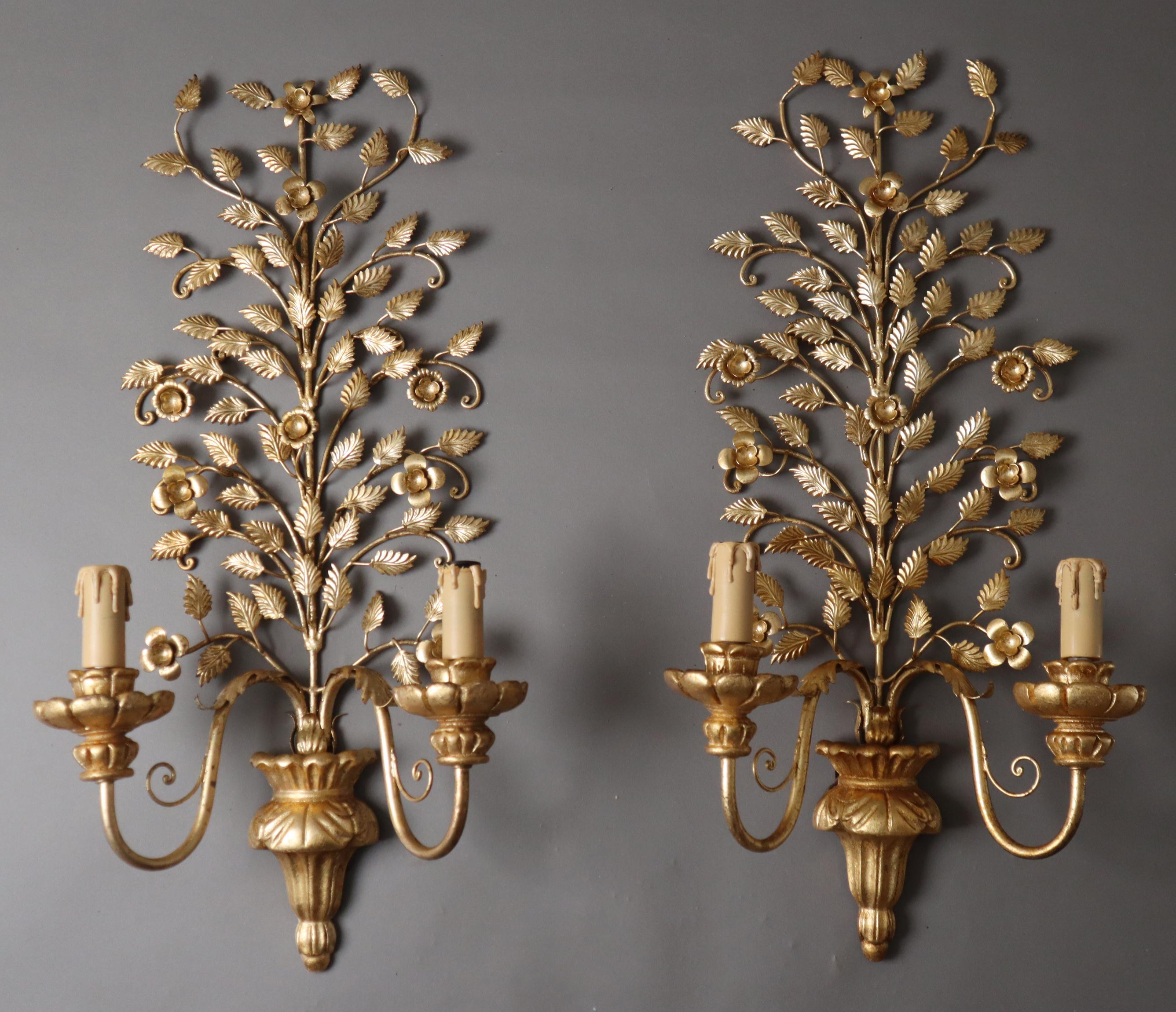 Hollywood Regency Floral Golden Wall Light, Florence, Italy, 1960s For Sale 4