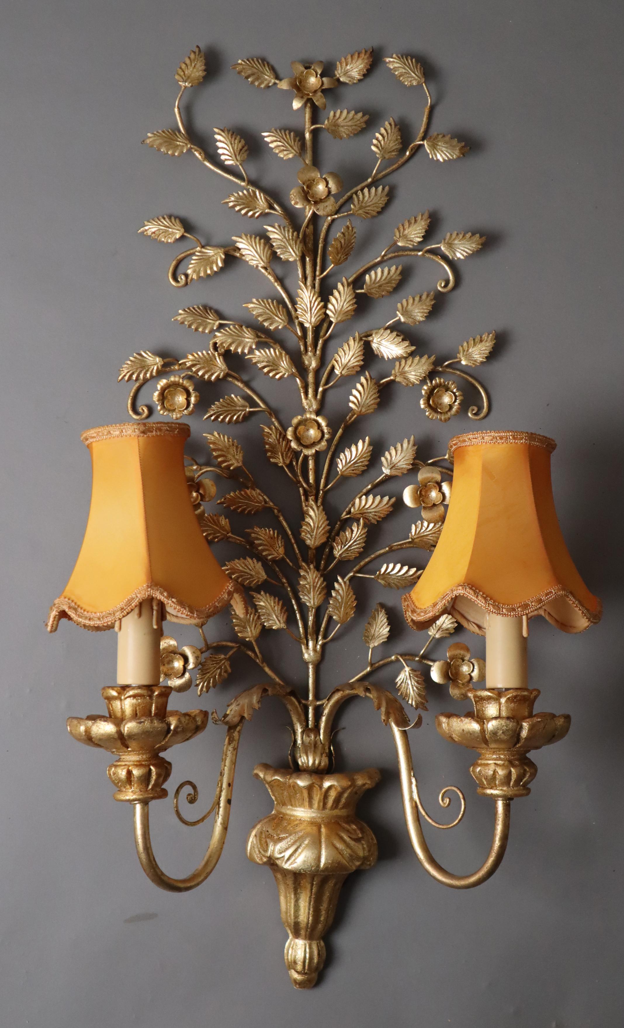 Italian Hollywood Regency Floral Golden Wall Light, Florence, Italy, 1960s For Sale