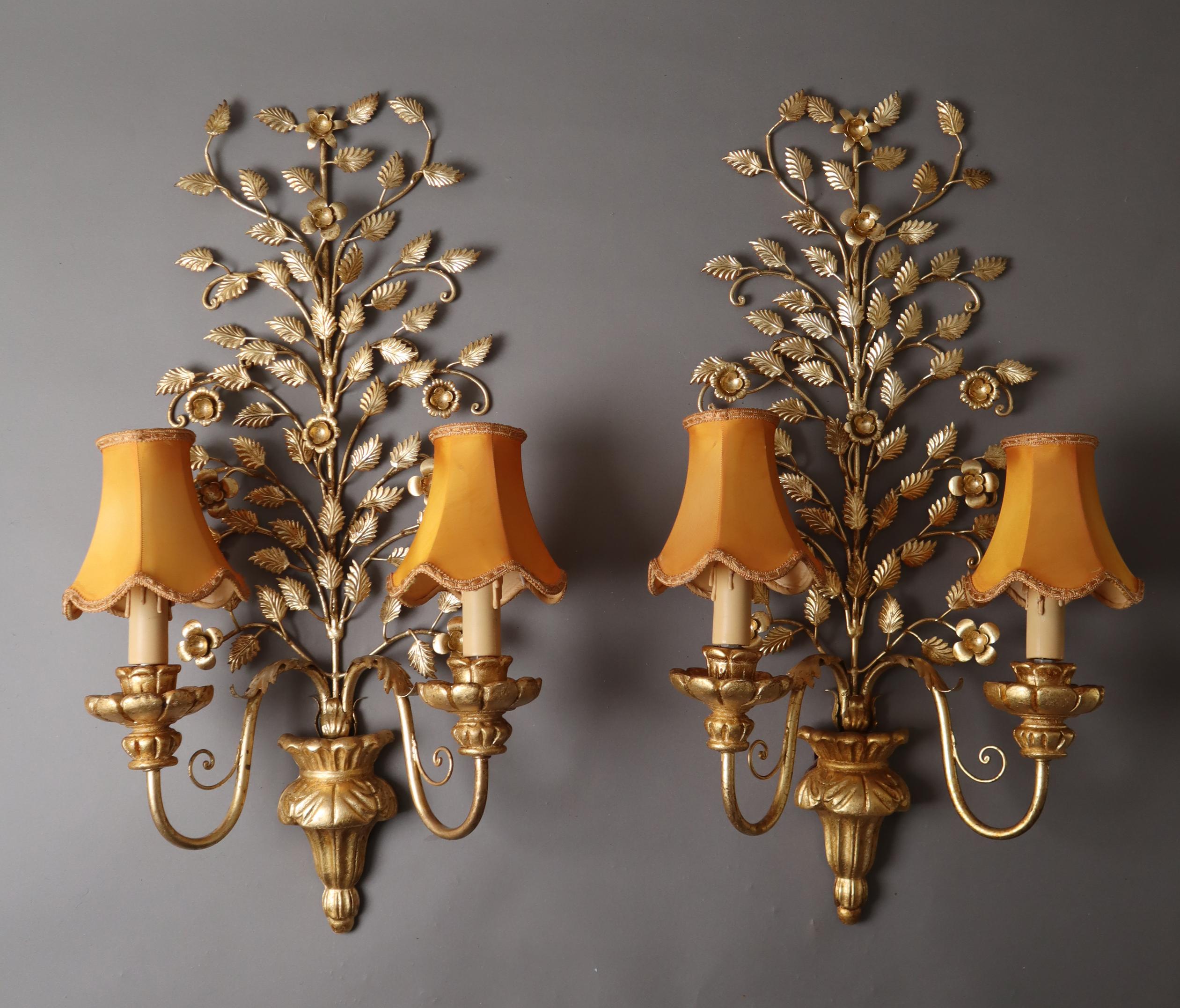 Hollywood Regency Floral Golden Wall Light, Florence, Italy, 1960s For Sale 2