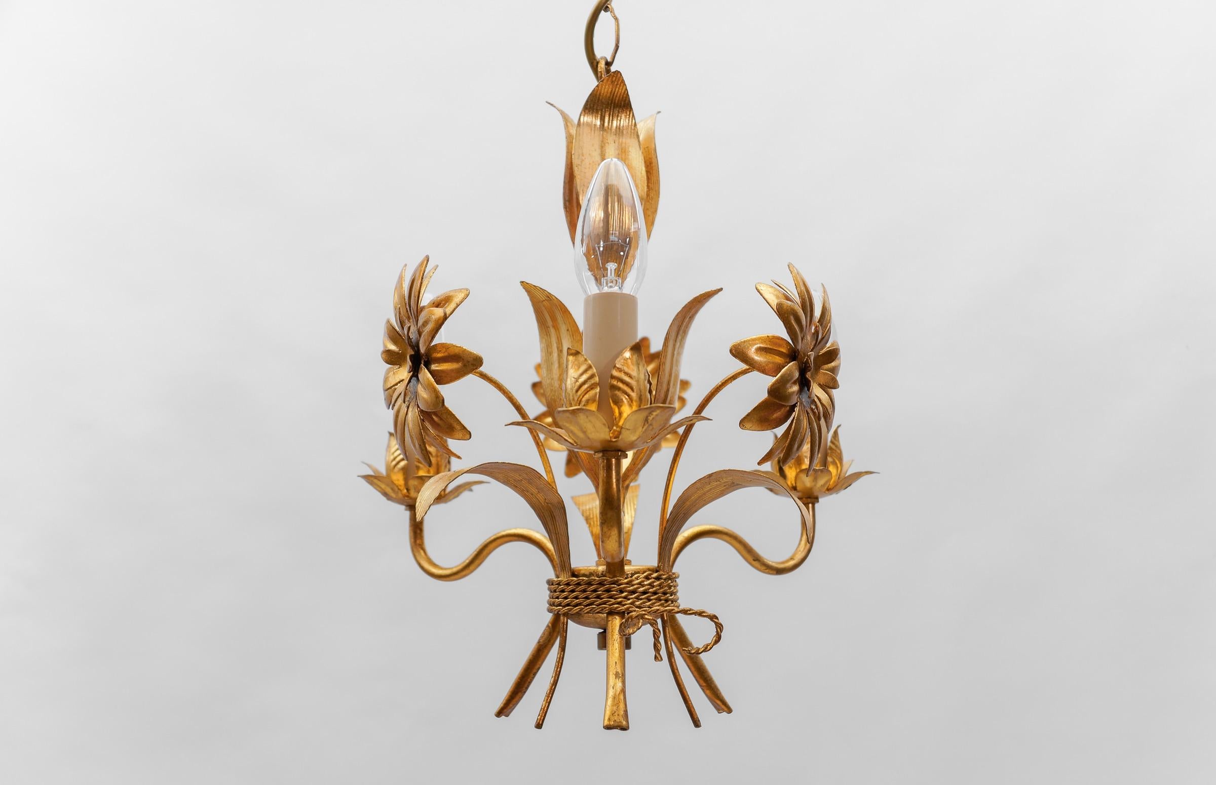Hollywood Regency Flower Ceiling Lamp by Hans Kögl, Germany, 1970s In Good Condition For Sale In Nürnberg, Bayern