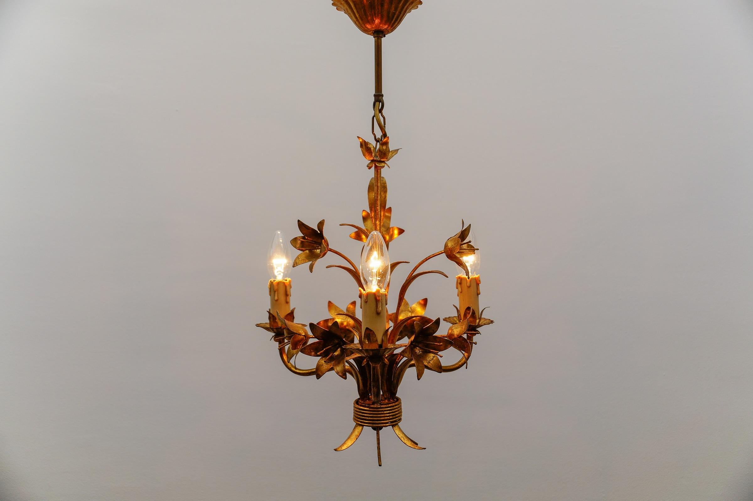 Fin du 20e siècle Plafonnier à fleurs de style régence hollywoodienne par Hans Kögl, Allemagne, années 1970 en vente