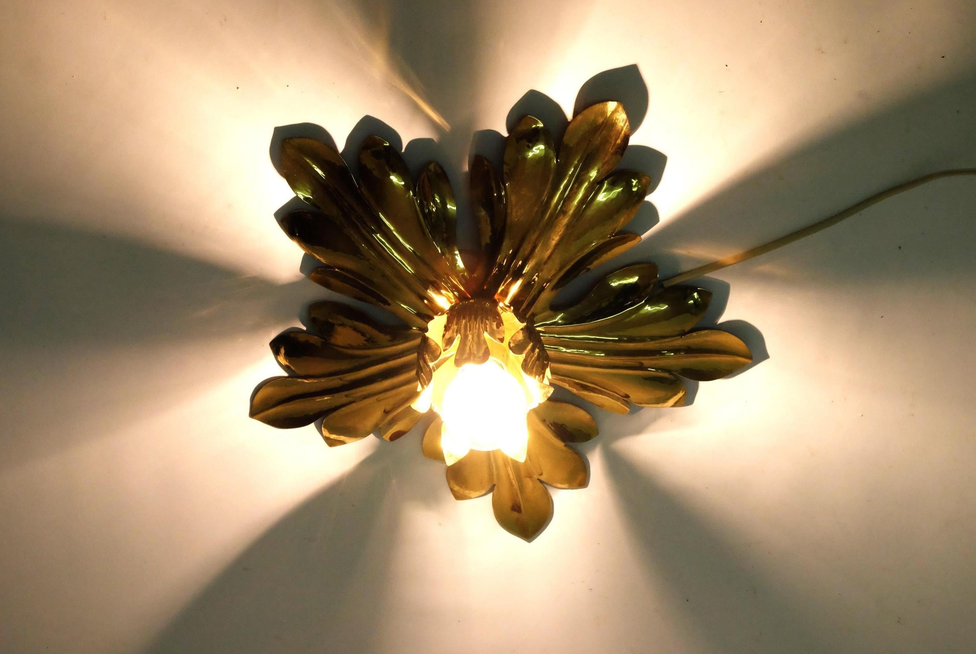 Hollywood Regency Flower Ceiling Lamp Brass, Italy 1970s For Sale 7
