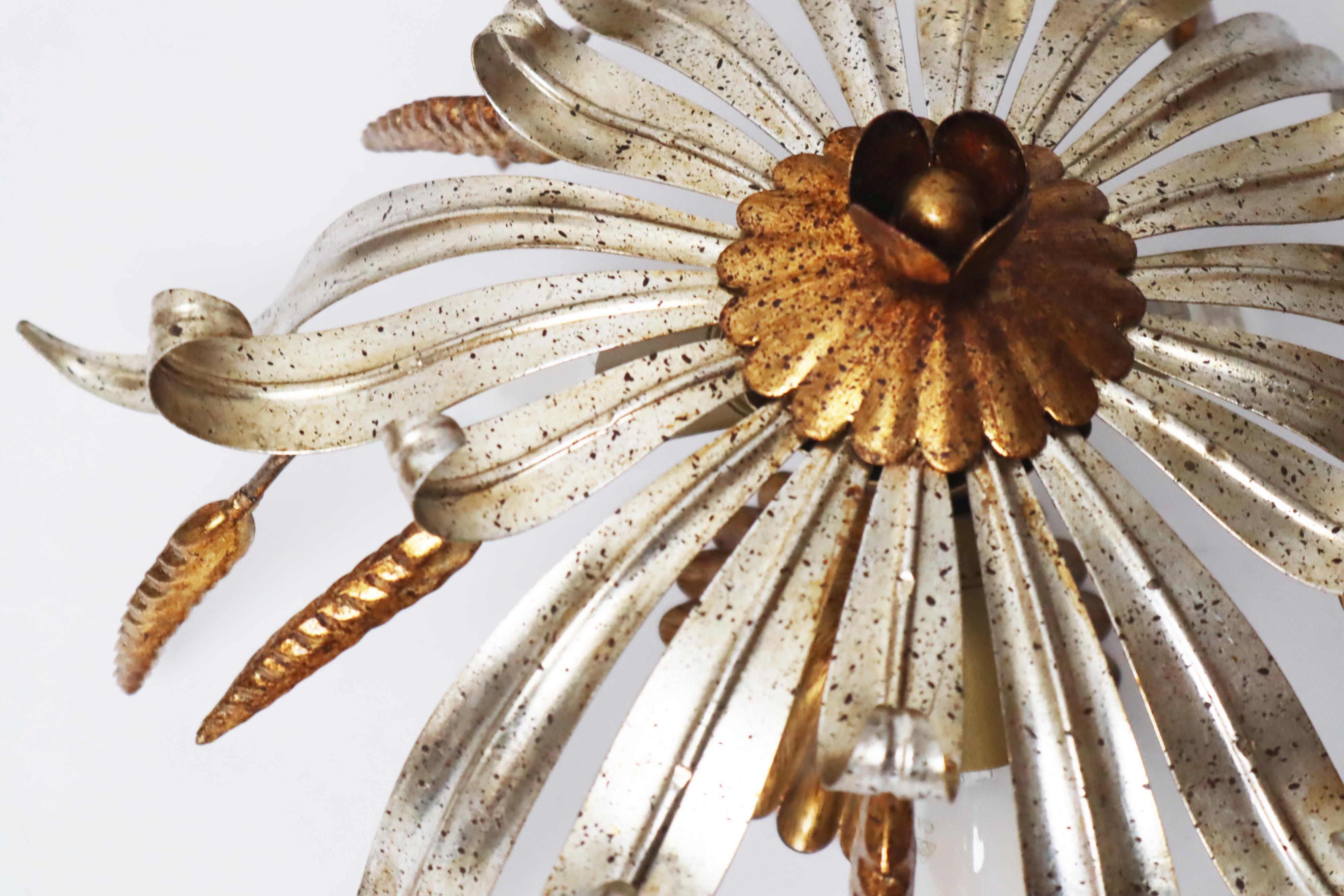 Lampada ad incasso Hollywood Regency con orecchie di grano in oro e argento in vendita 3