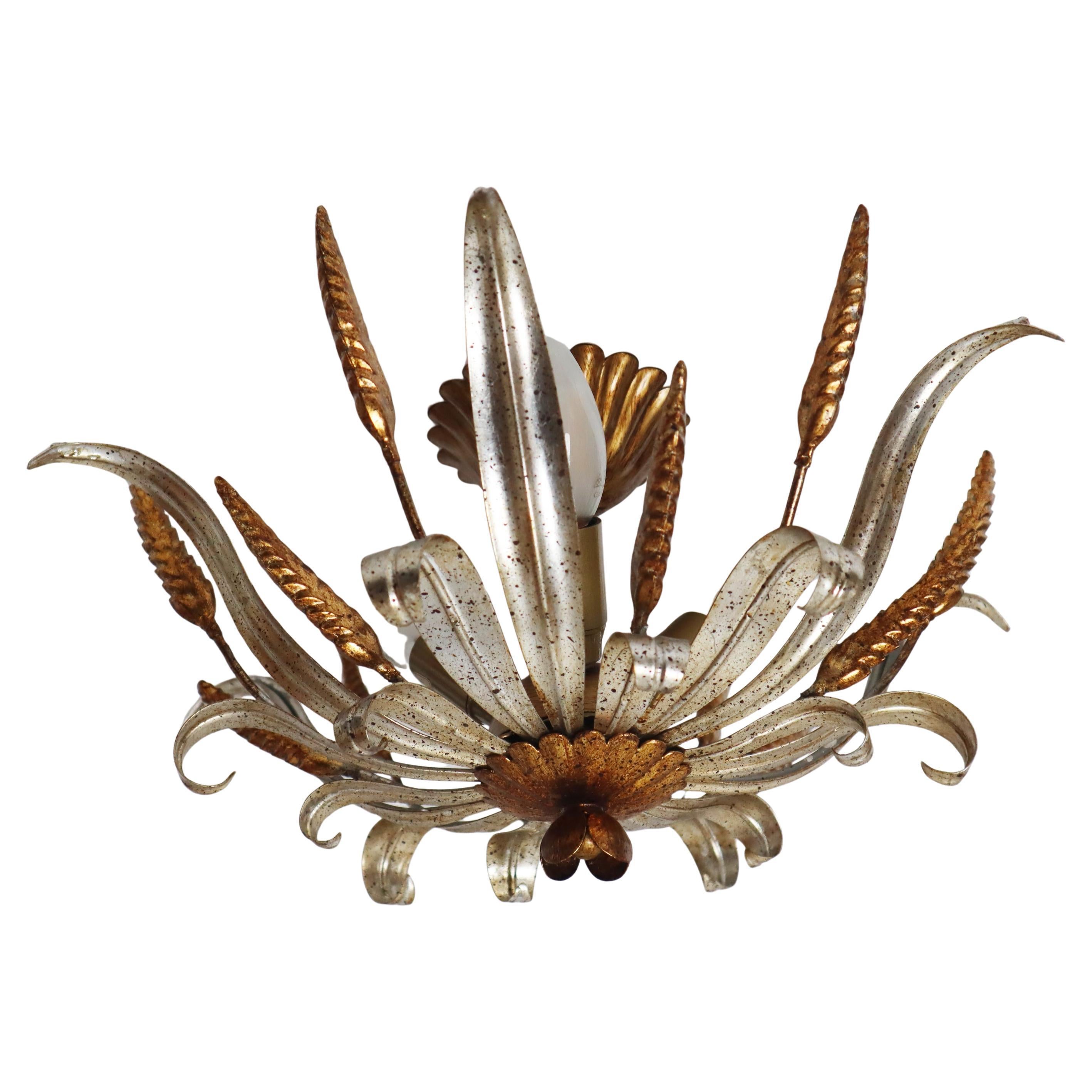 Lampada ad incasso Hollywood Regency con orecchie di grano in oro e argento in vendita