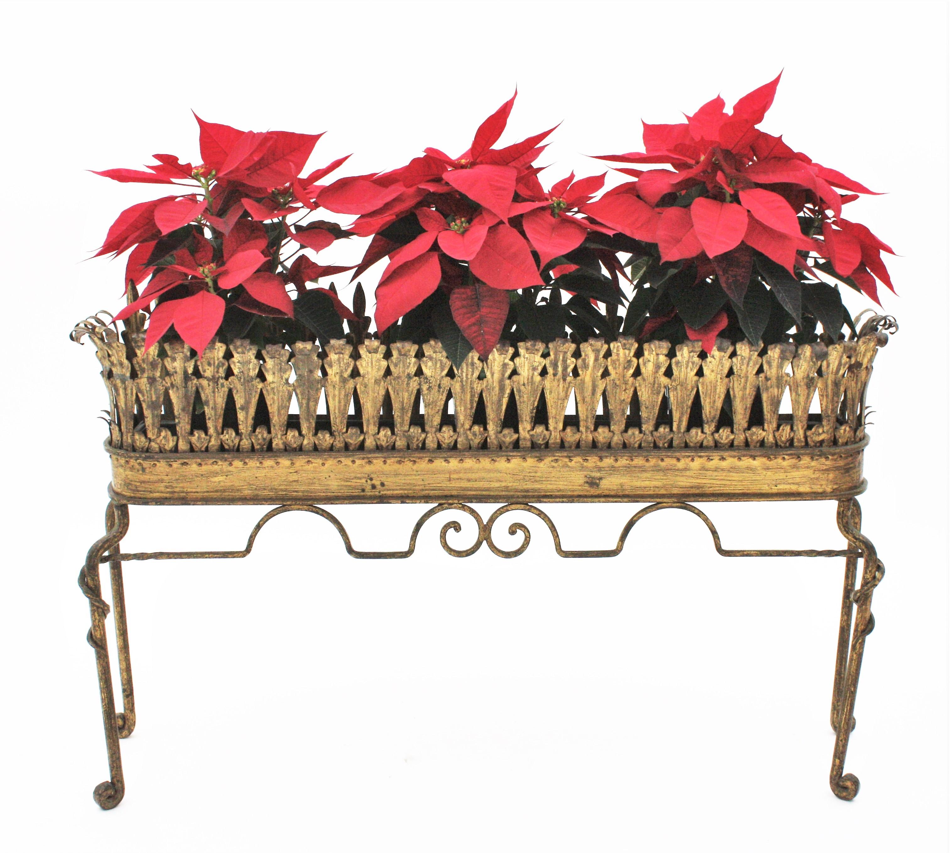 Hollywood Regency Foliage Tall Planter Jardinière in Gilt Iron, France, 1940s 11