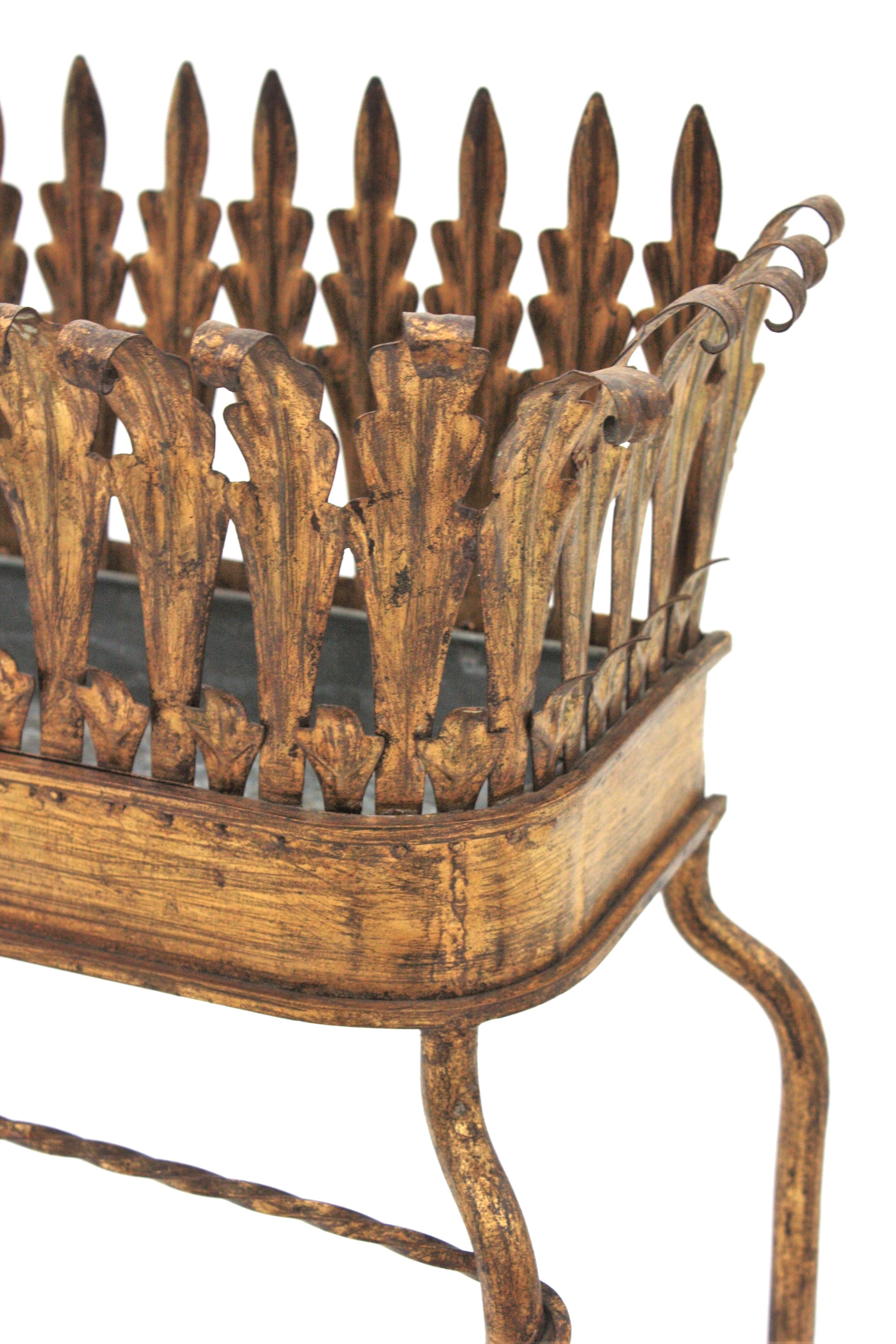 Hollywood Regency Foliage Tall Planter Jardinière oder Drinks Stand in vergoldetem Eisen im Angebot 4