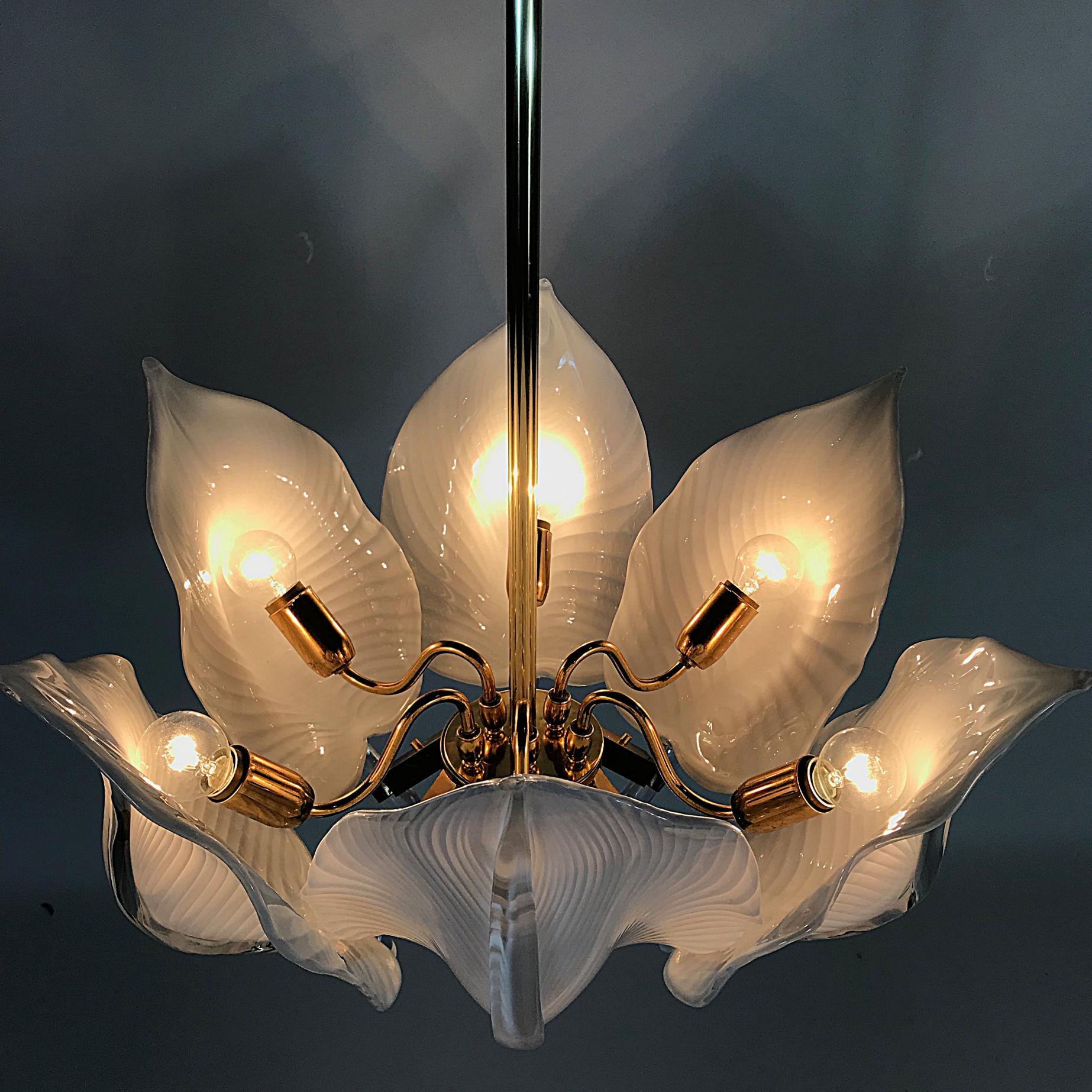 Late 20th Century Franco Luce Murano Glass Leaves Chandelier, Hollywood Regency, Italy, 1970s