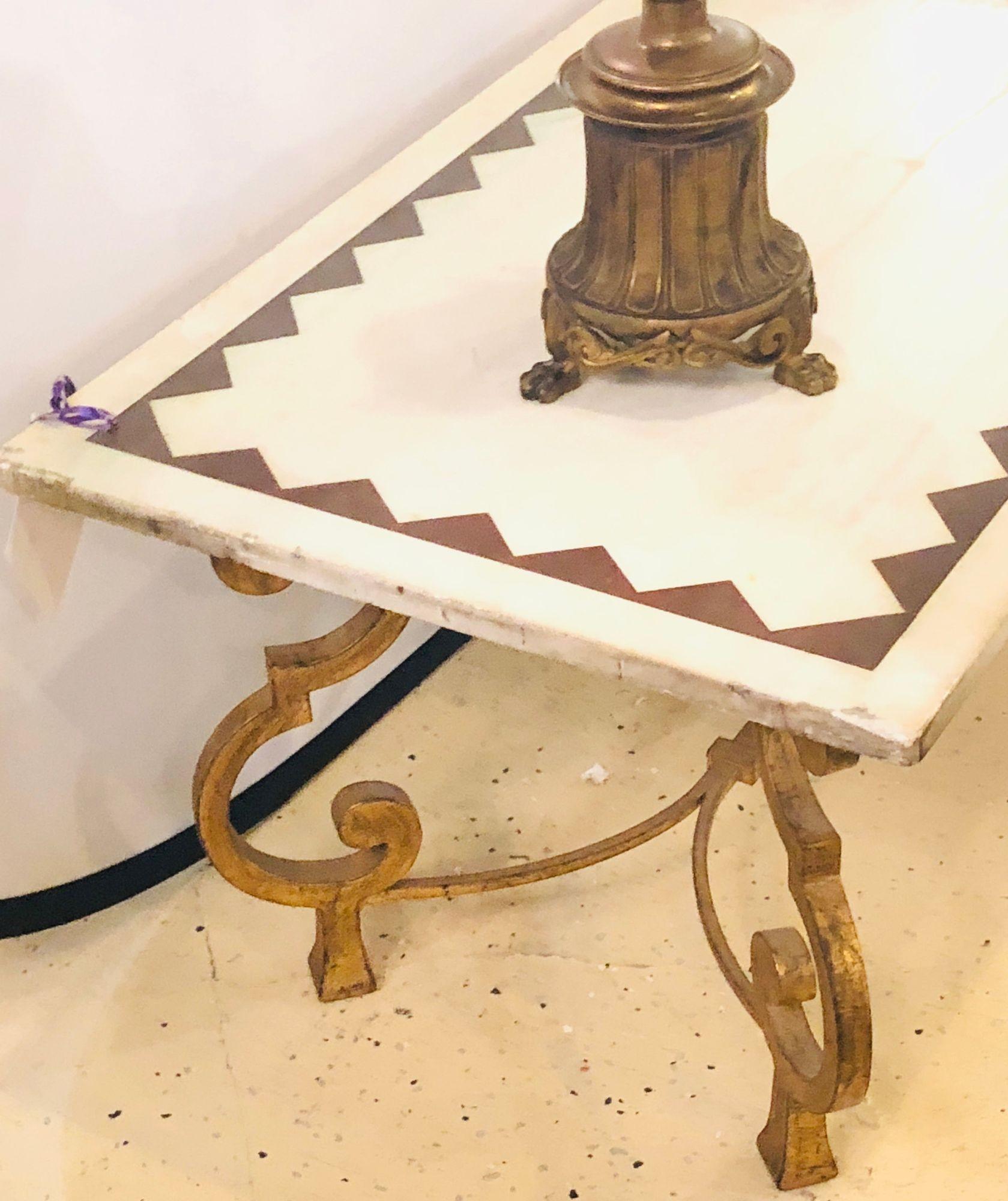 Hollywood Regency Français Base en laiton Table Cocktail Tables Marbre Incrusté en vente 7