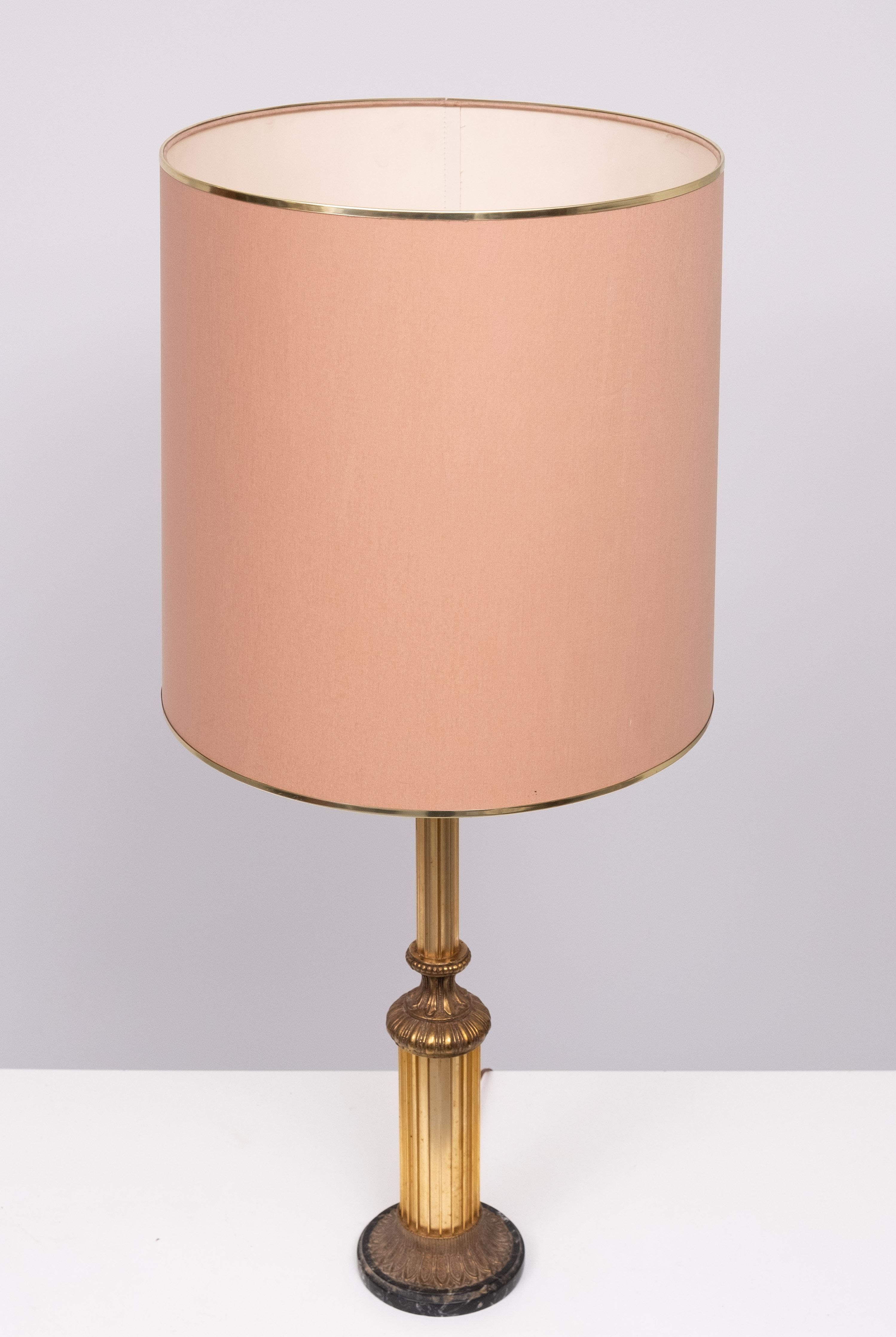 Lámpara de mesa de latón dorado Hollywood Regency Años 70 Francia Francés en venta
