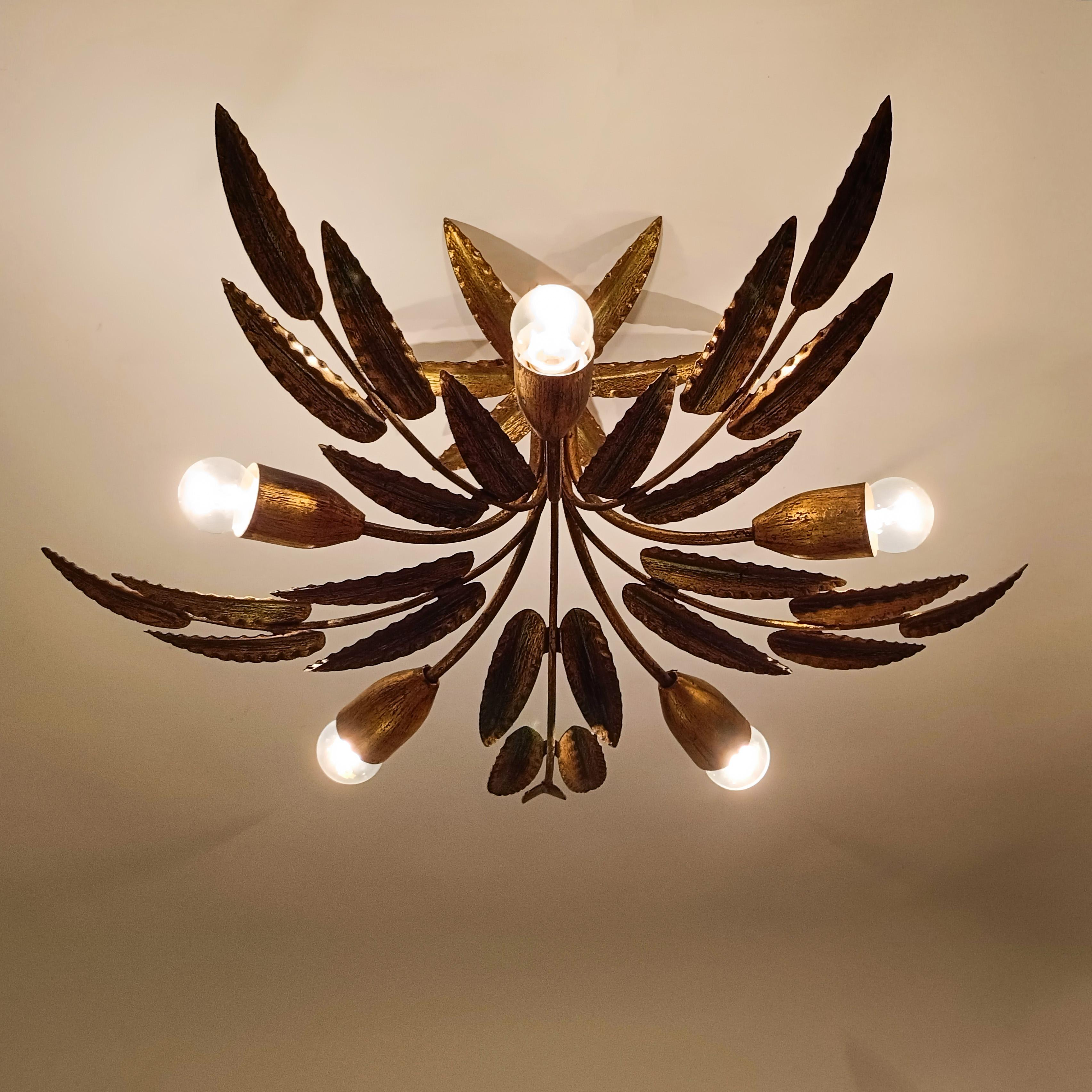 Hollywood Regency. Gilded leaves flush mount by Ferro Art, Spain, 1950s In Good Condition For Sale In SANT ADRIÀ DE BESÒS, ES