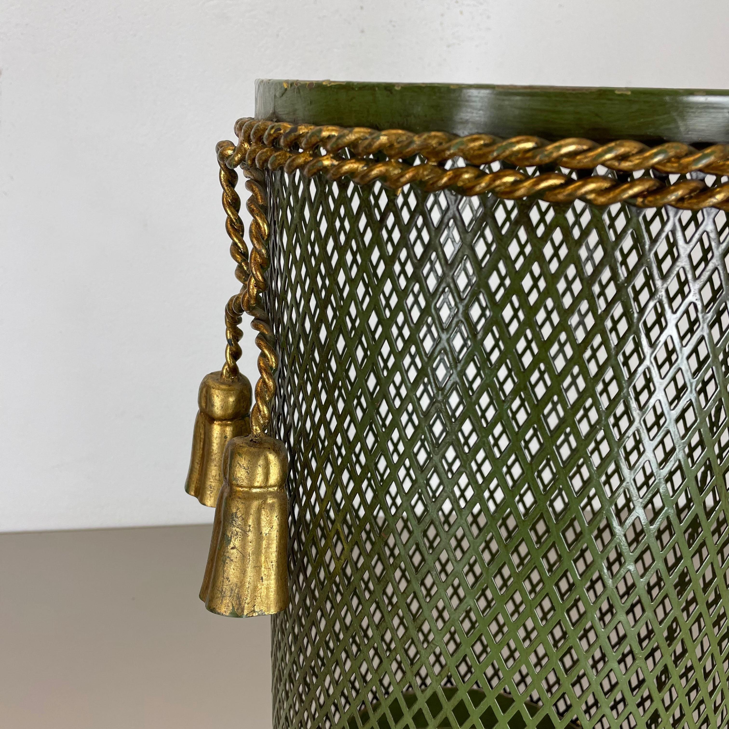 Hollywood Regency Gilded Metal Umbrella Stand by Li Puma, Firenze, Italy, 1950s In Fair Condition For Sale In Kirchlengern, DE