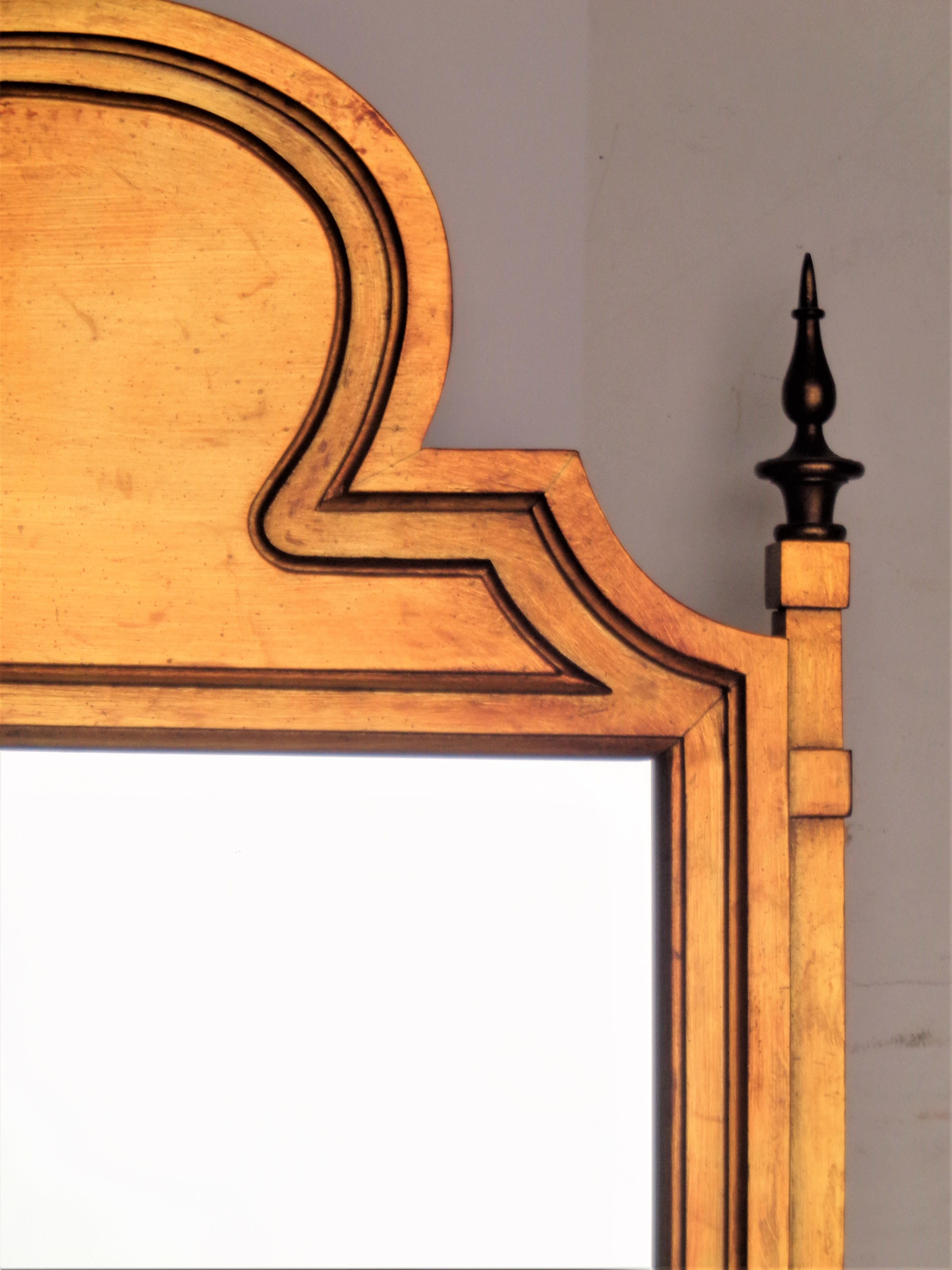Hollywood Regency Moorish Style Giltwood Mirror, 1960's In Good Condition In Rochester, NY