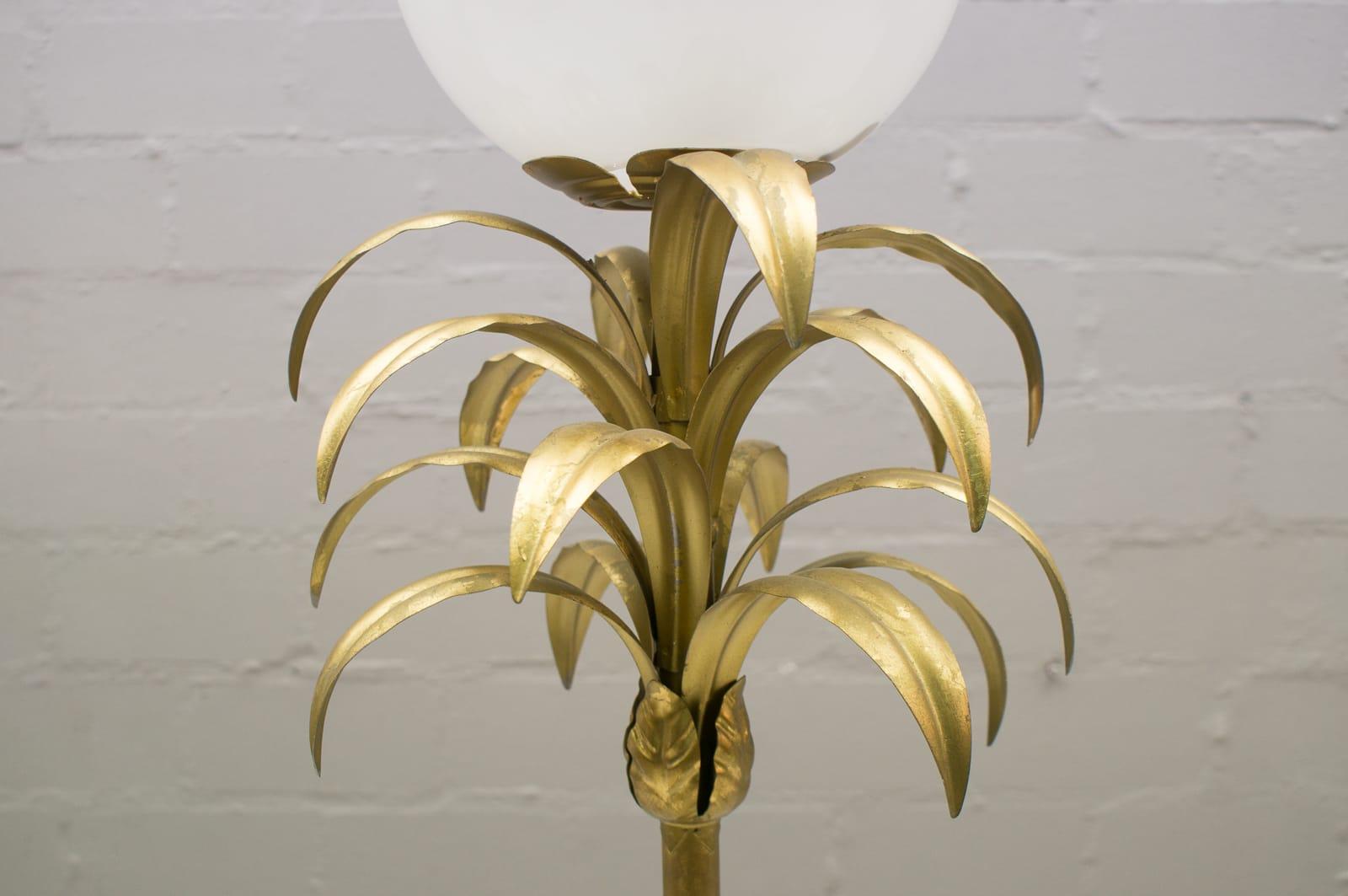 Hollywood Regency Gilded Pineapple Floor Lamp, 1970s In Good Condition In Nürnberg, Bayern