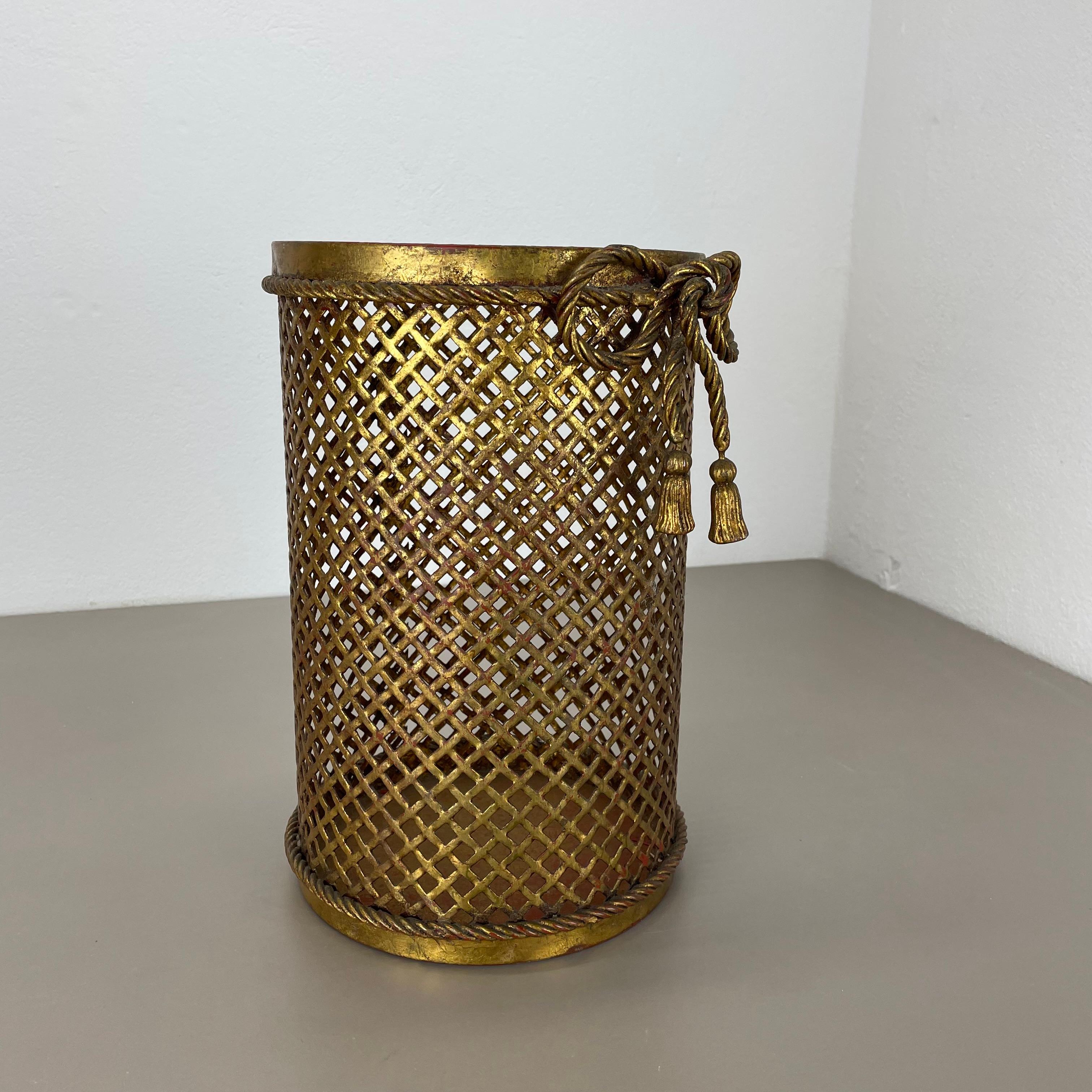 Hollywood Regency Gilded Waste Paper Basket by Li Puma, Firenze, Italy, 1950s In Fair Condition For Sale In Kirchlengern, DE