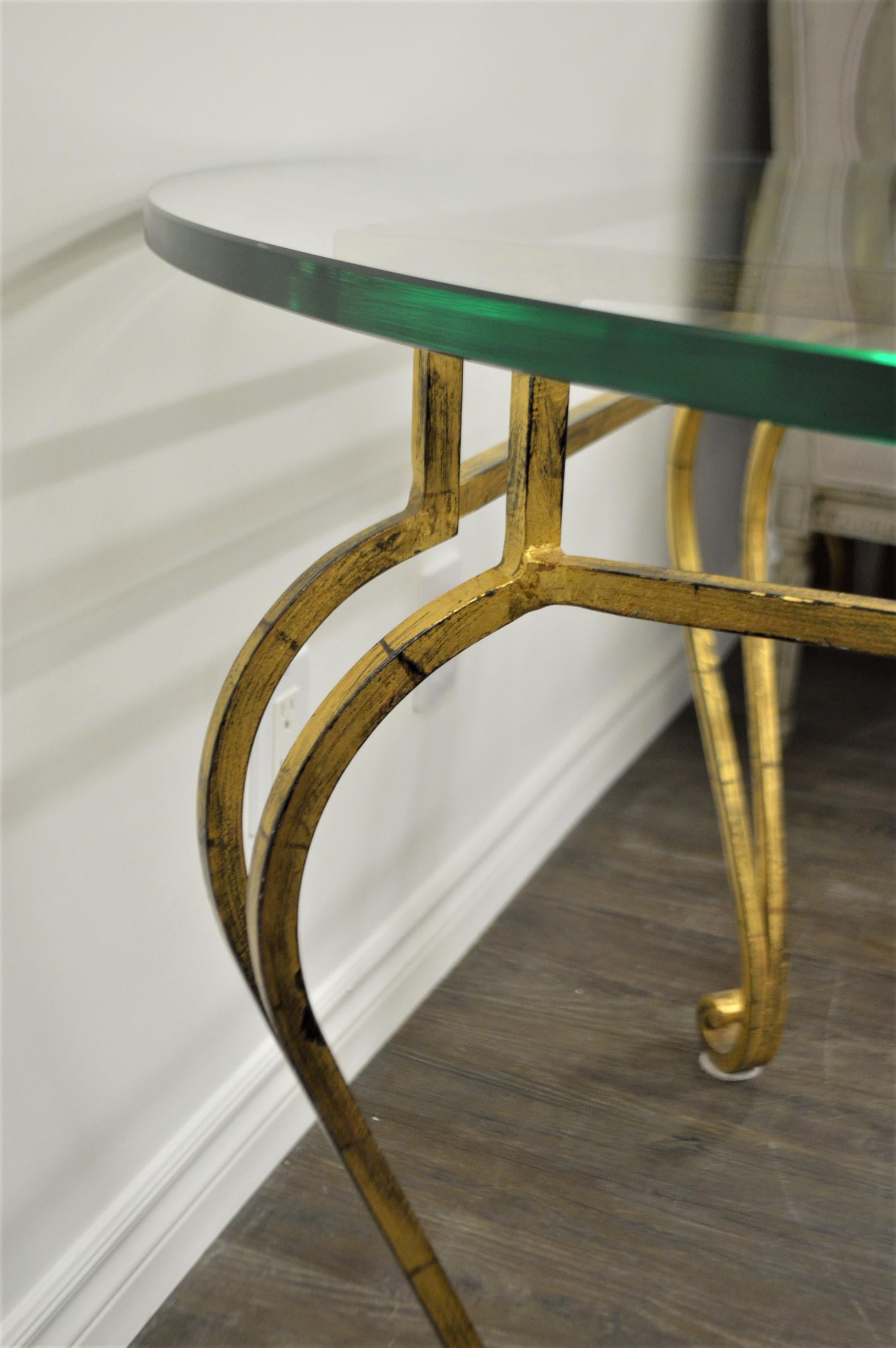 French Hollywood Regency Gilded Wrought Iron Round Center Table with Thick Glass Top For Sale
