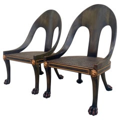 Chaises à dossier cuillère de style Hollywood Regency dorées et à pieds griffes par Baker