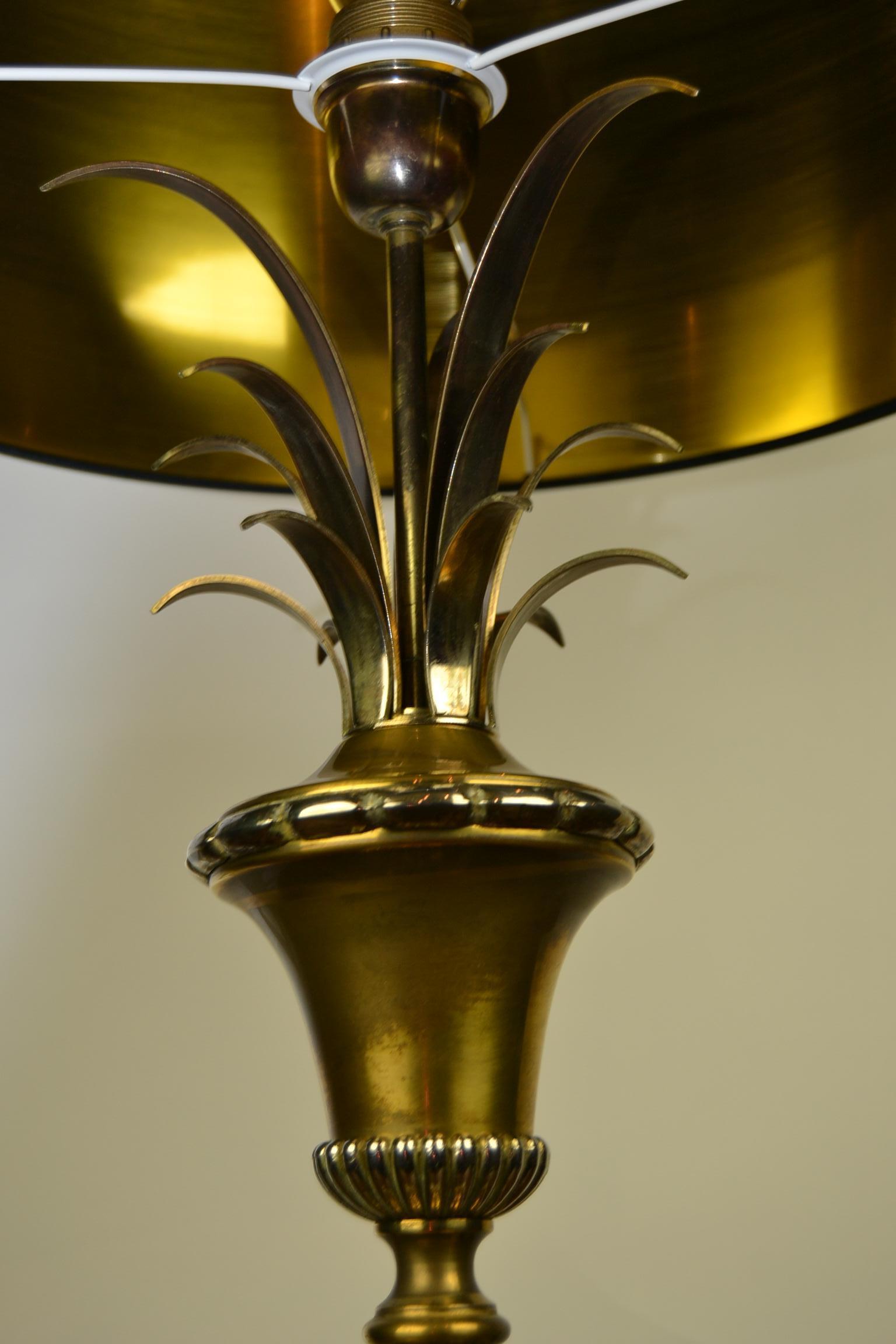 Lampe de bureau Hollywood Regency en forme de feuille d'ananas, laiton doré et cristal, France Bon état - En vente à Antwerp, BE