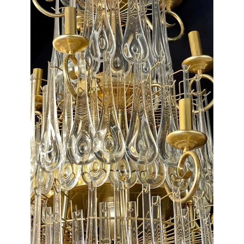 Lampadario Hollywood Regency in bronzo dorato e cristallo in vendita 6
