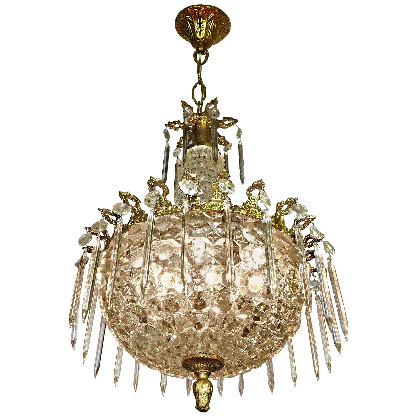 Hollywood Regency-Kronleuchter aus vergoldeter Bronze und dickem Glas mit tropfenförmigem Kristall