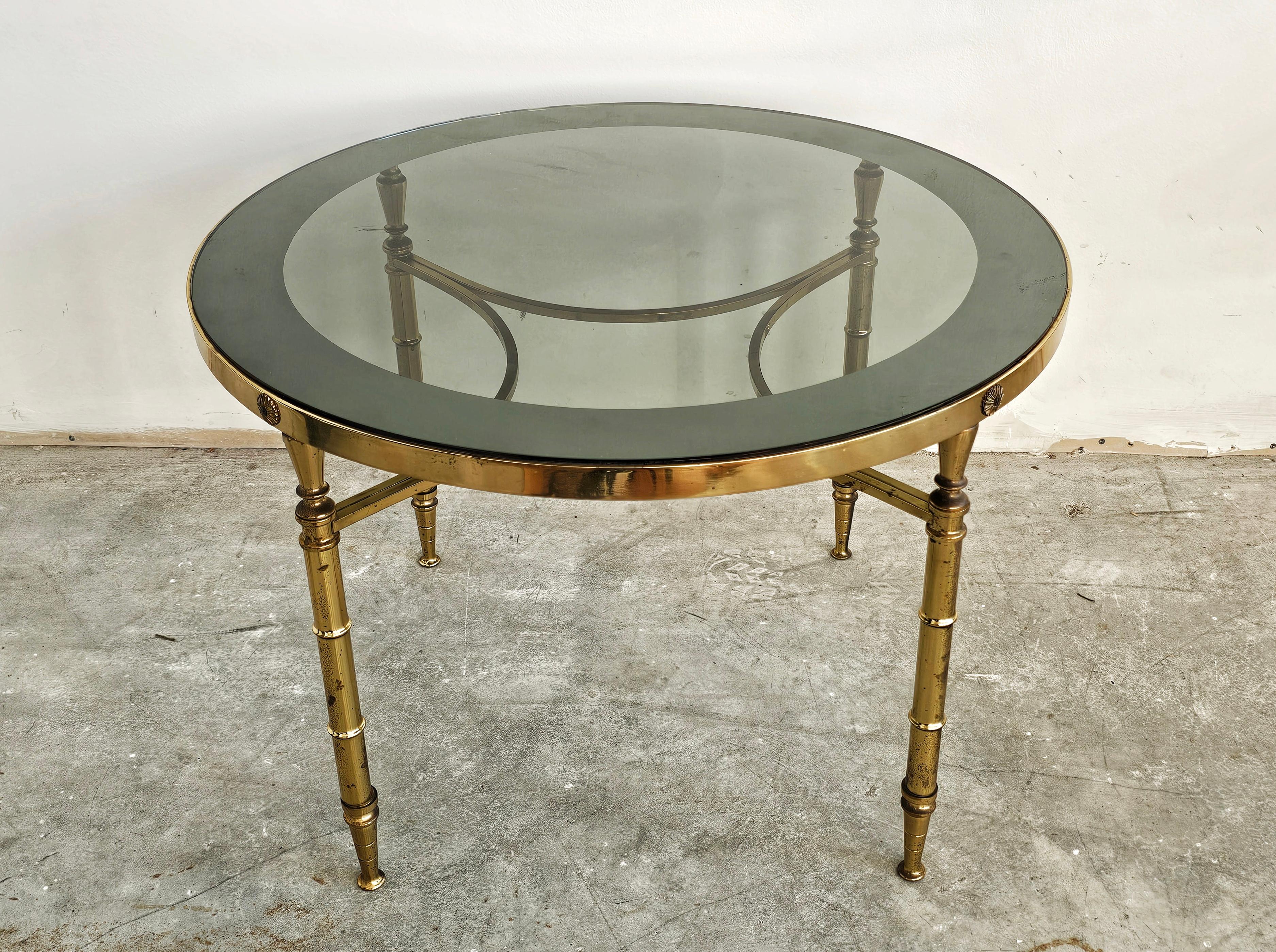 Runde Hollywood-Regency-Couchtische aus vergoldeter Bronze von Maison Charles im Angebot 5